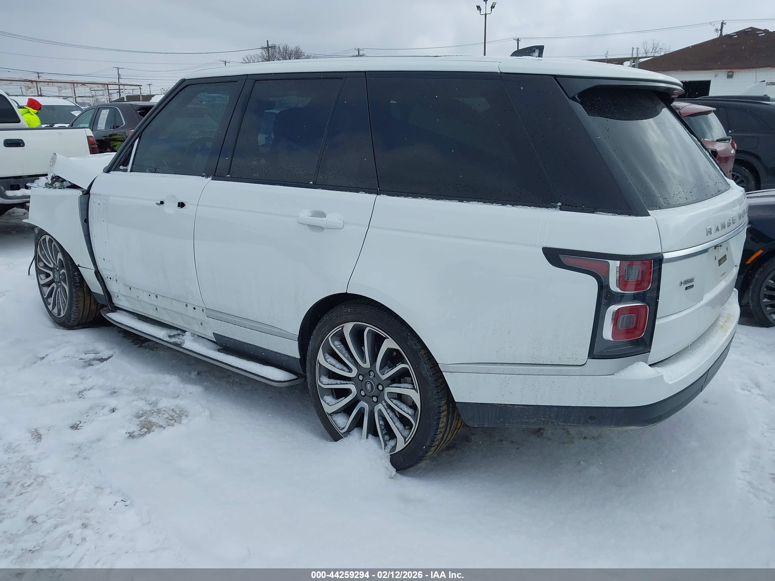 LAND ROVER image 3