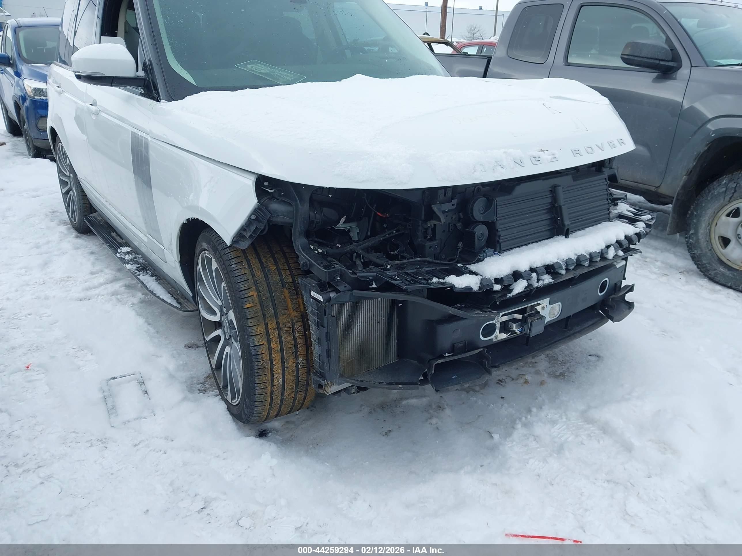 LAND ROVER image 6