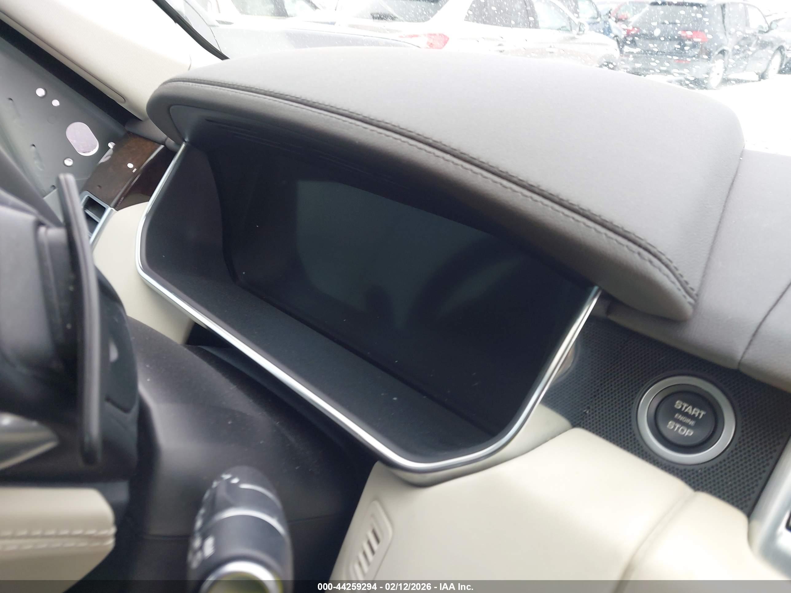 LAND ROVER image 7