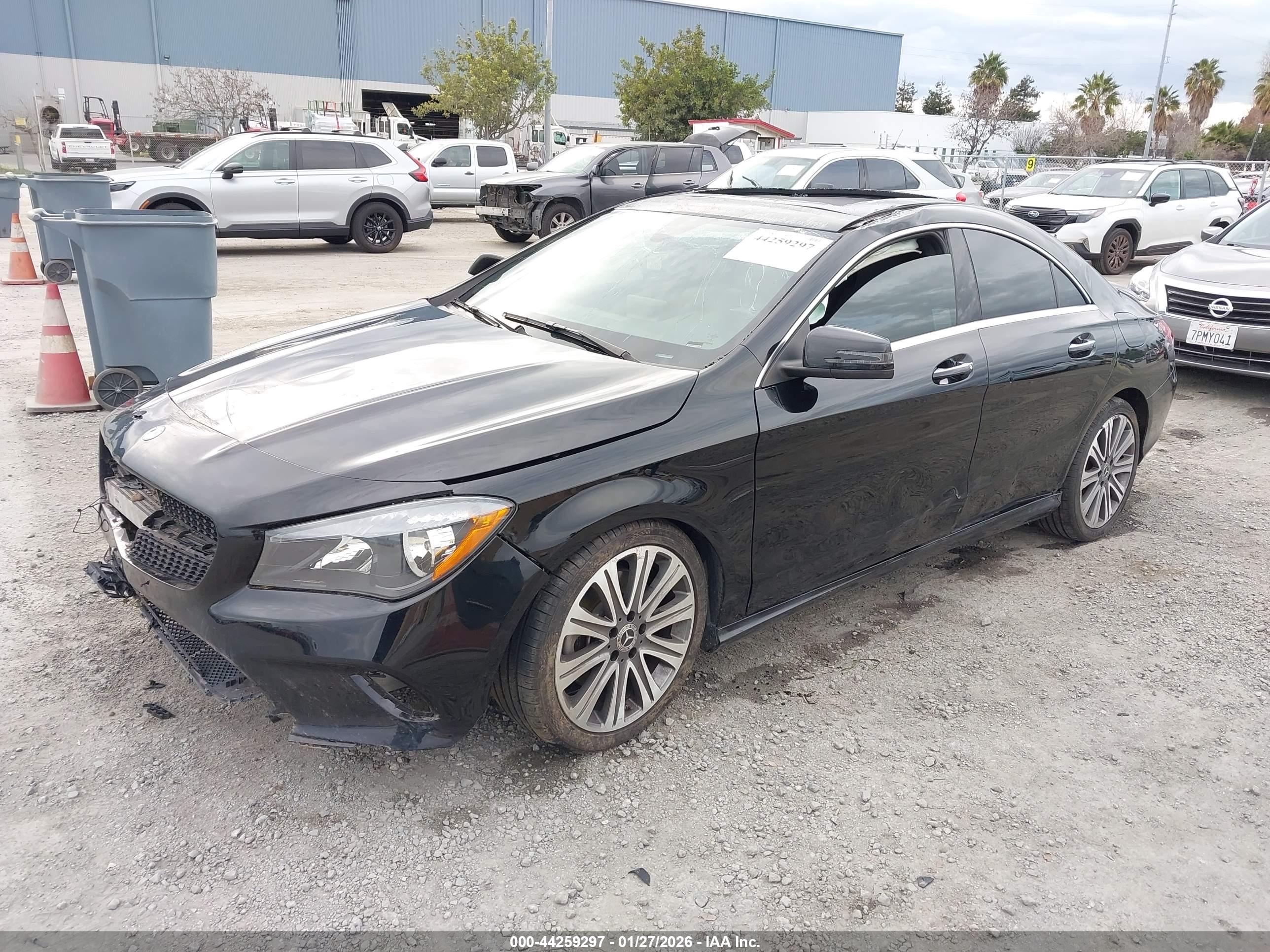 MERCEDES-BENZ CLA image 2