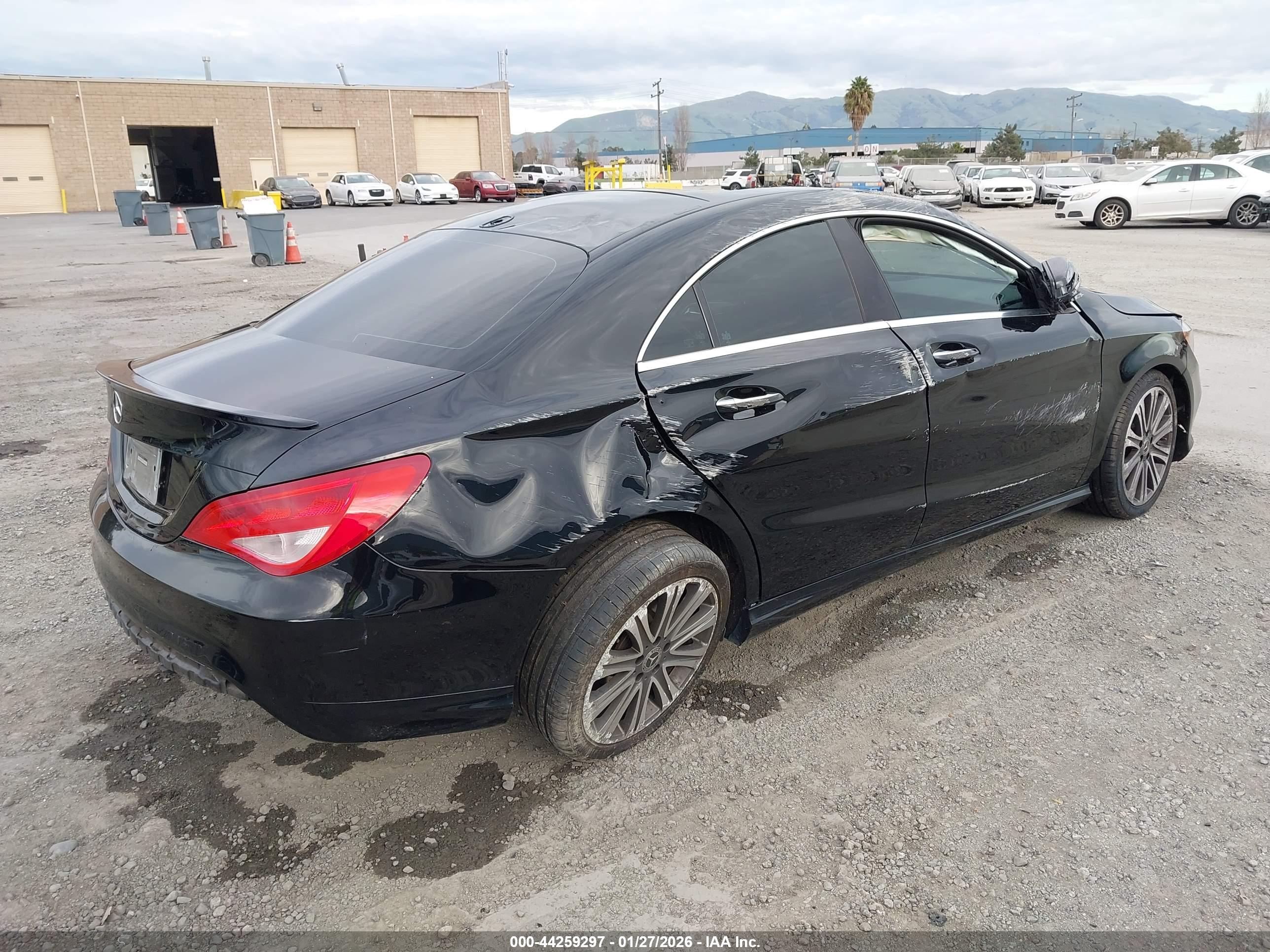MERCEDES-BENZ CLA image 4
