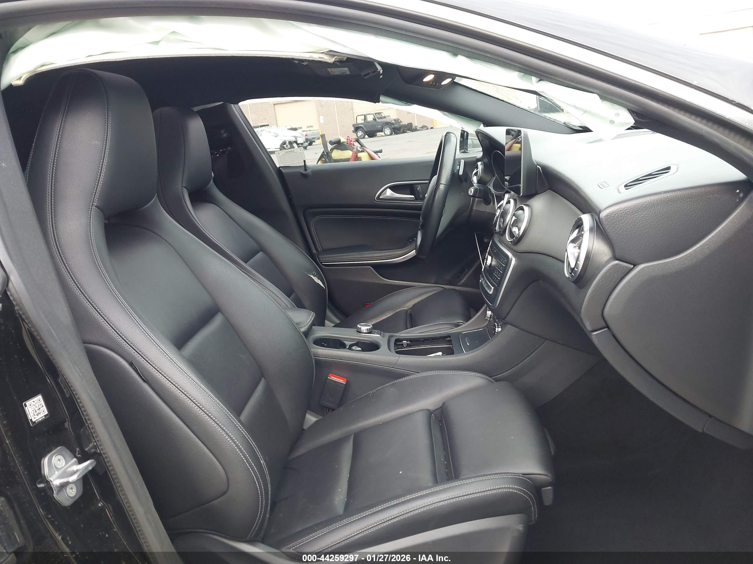 MERCEDES-BENZ CLA image 5