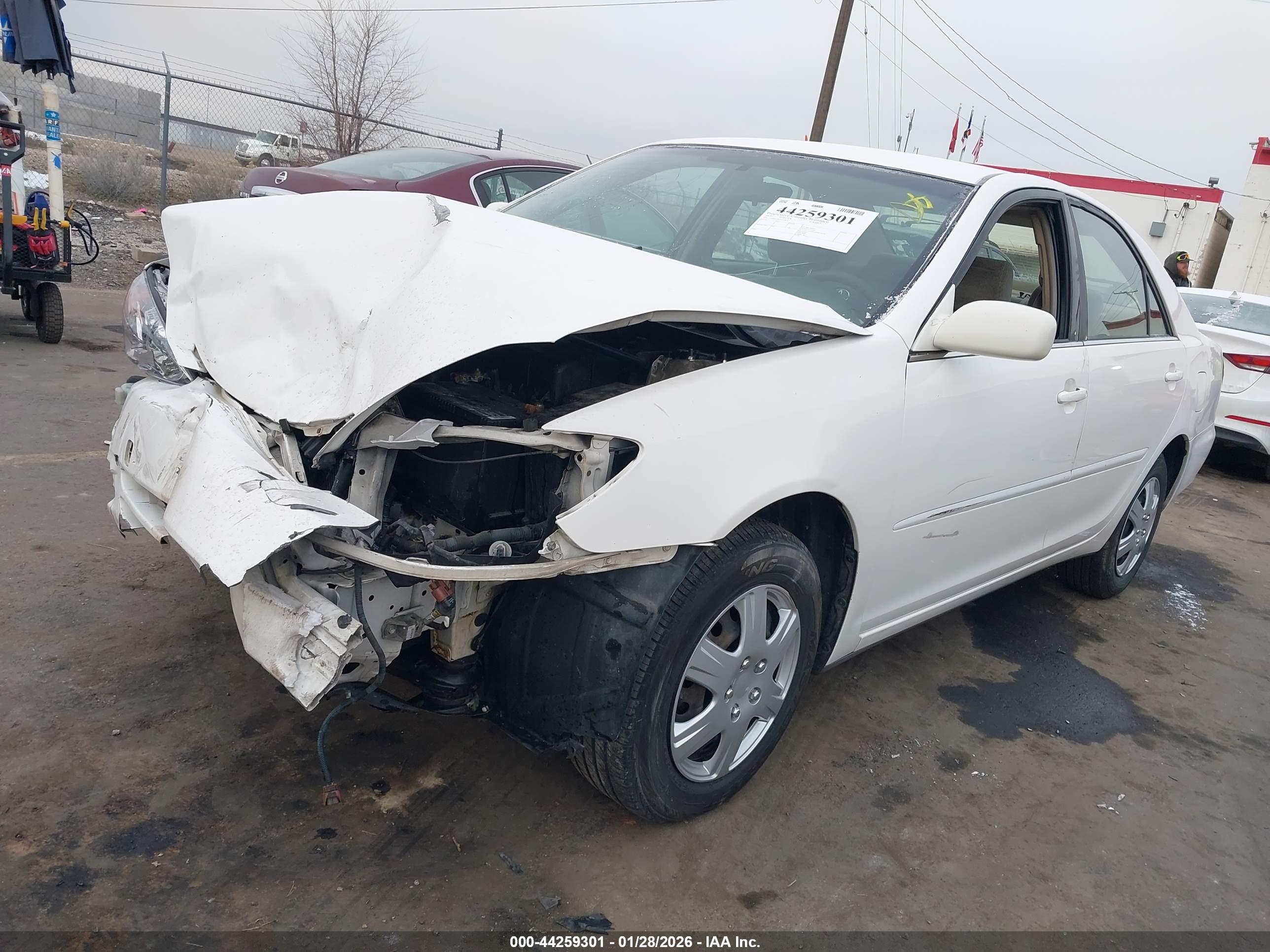 TOYOTA CAMRY image 2
