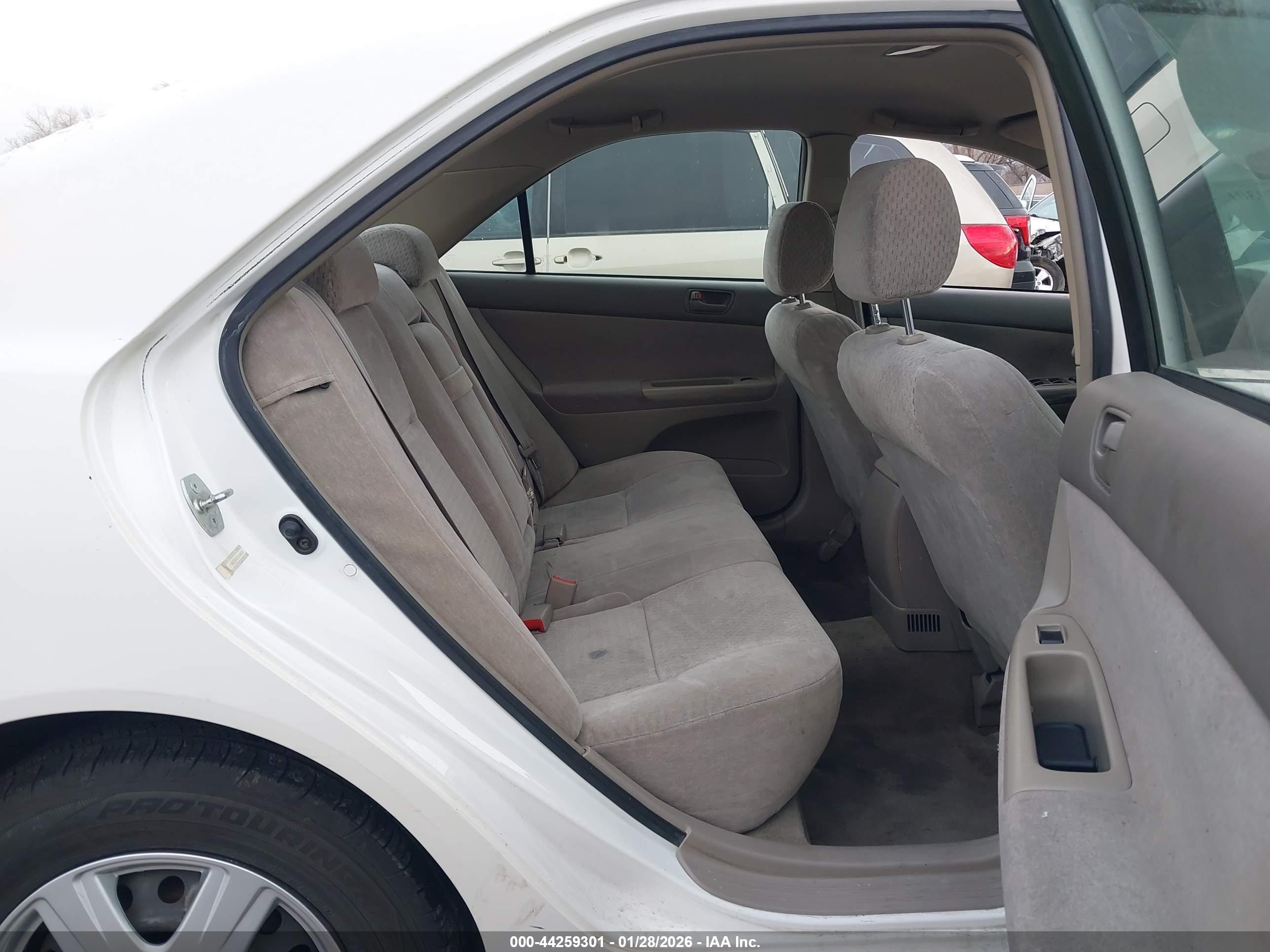 TOYOTA CAMRY image 8