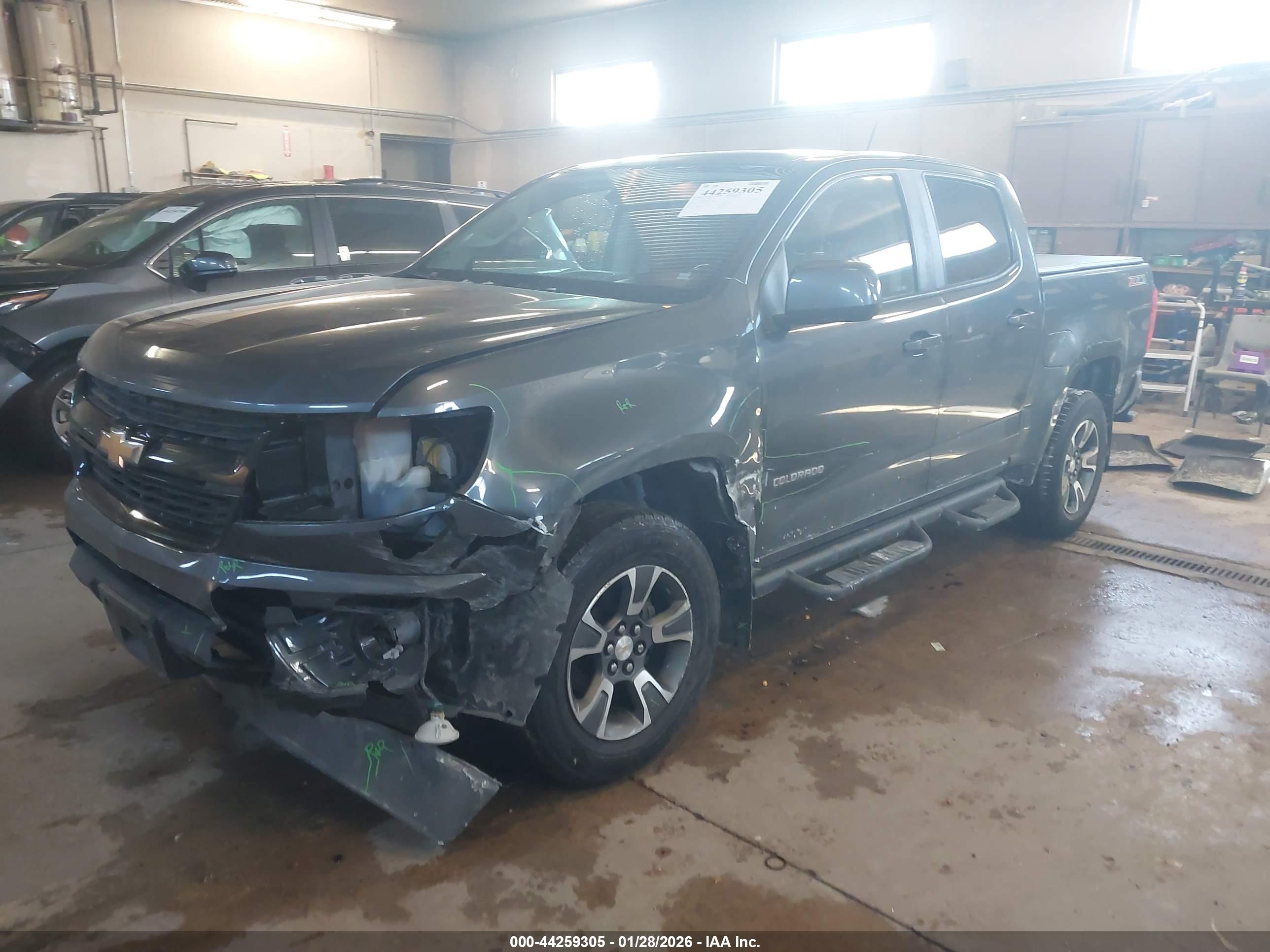 CHEVROLET COLORADO image 2