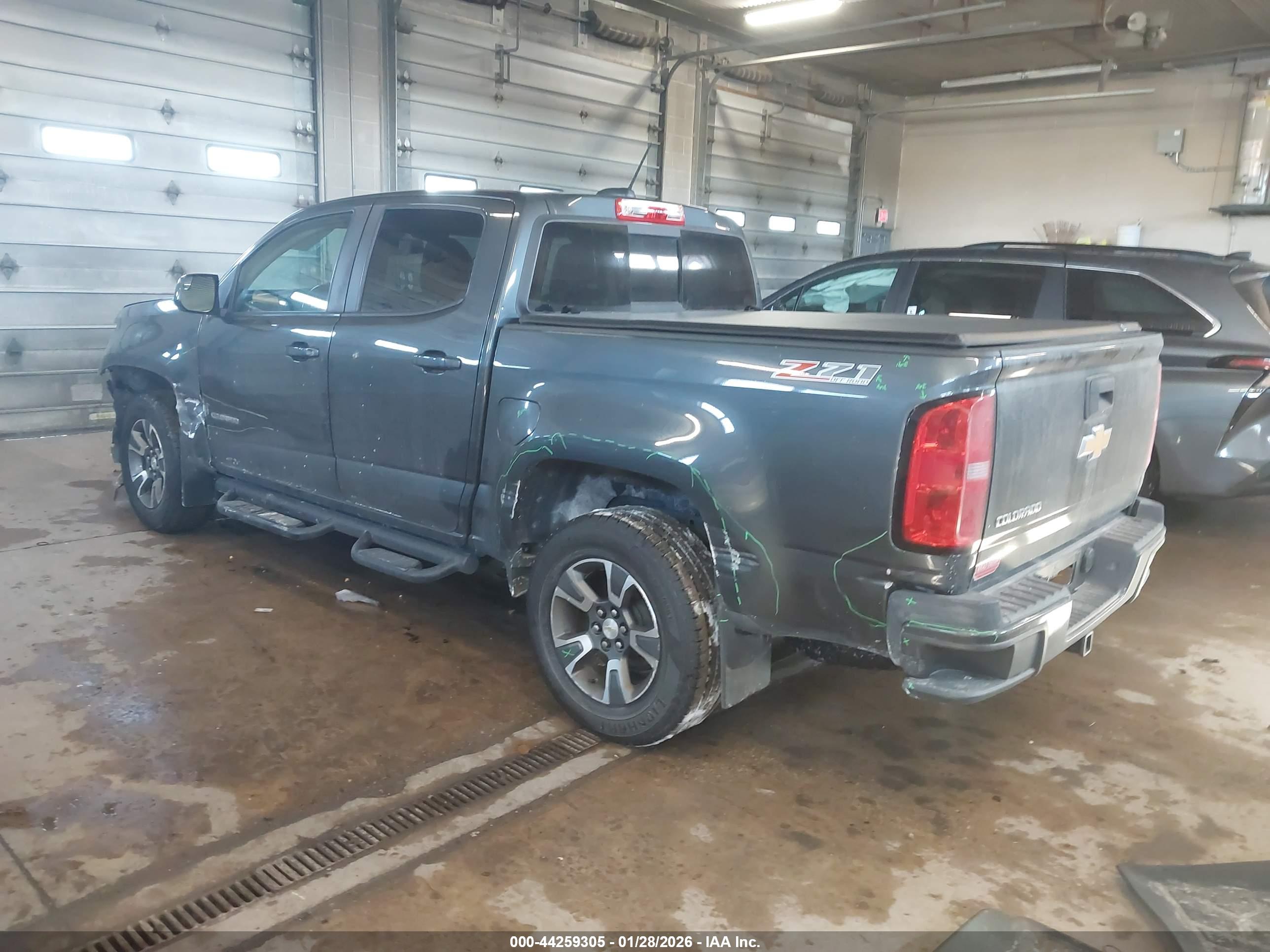 CHEVROLET COLORADO image 3