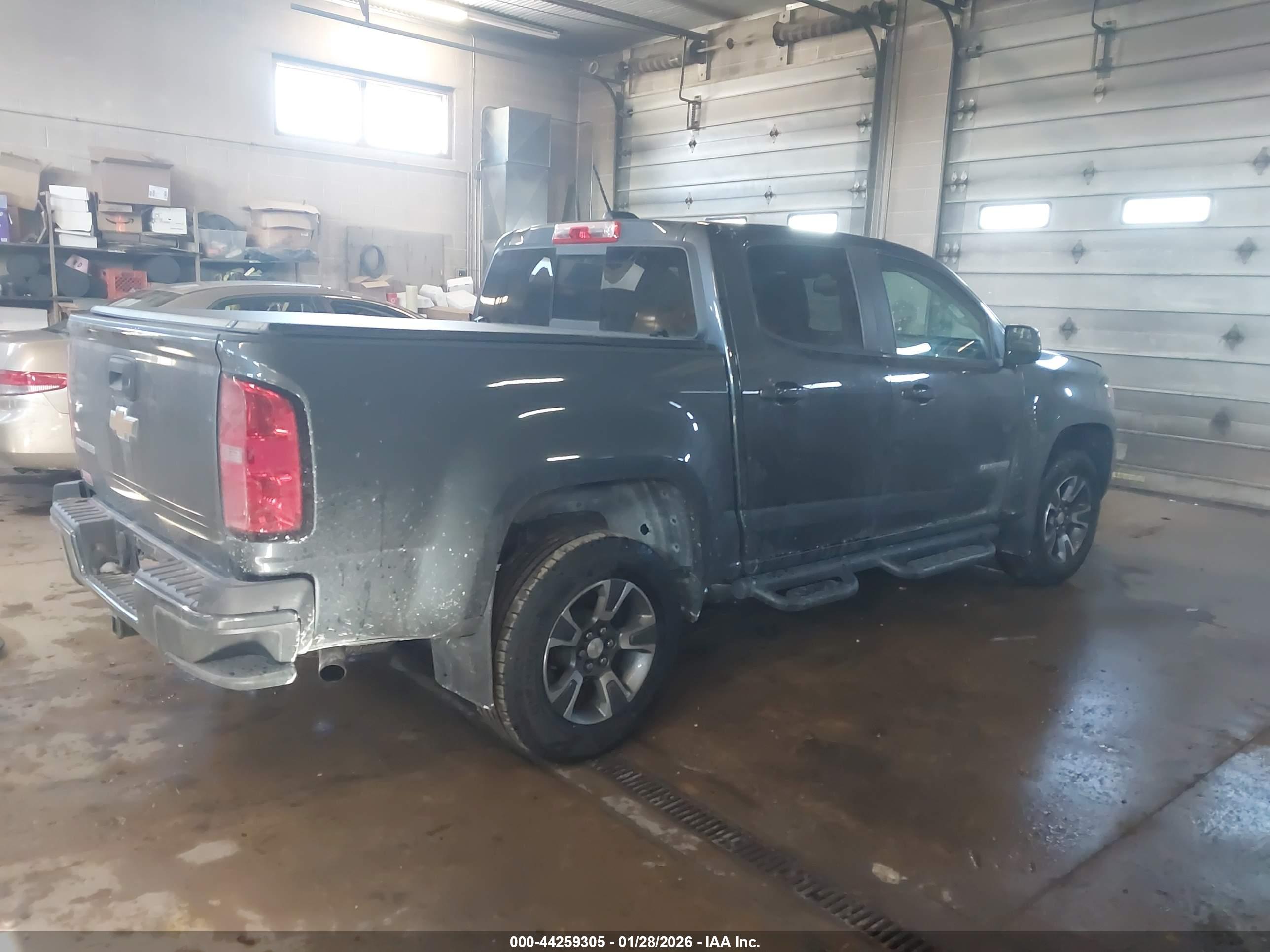 CHEVROLET COLORADO image 4