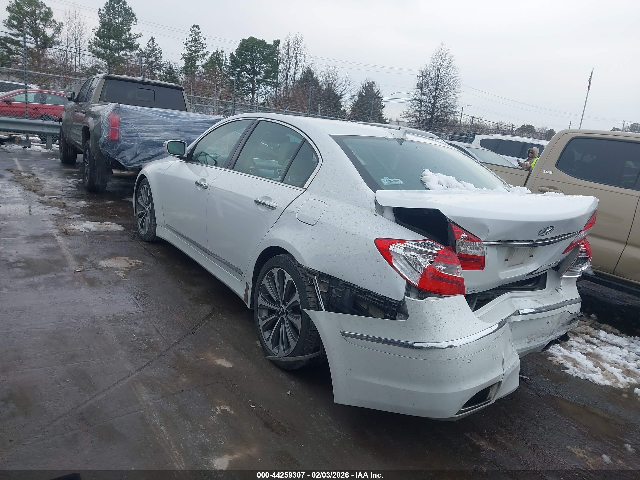 HYUNDAI GENESIS image 3