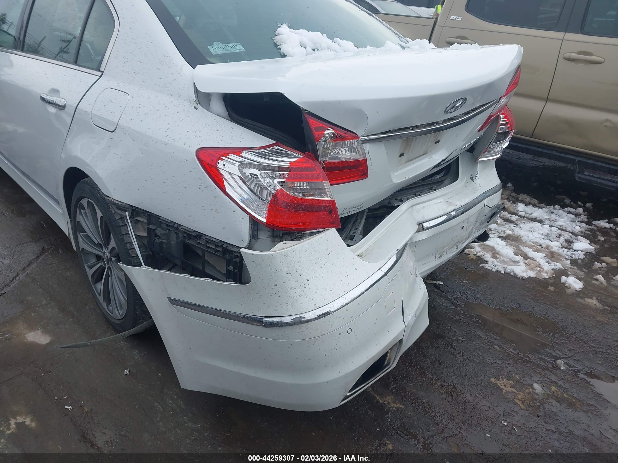 HYUNDAI GENESIS image 6