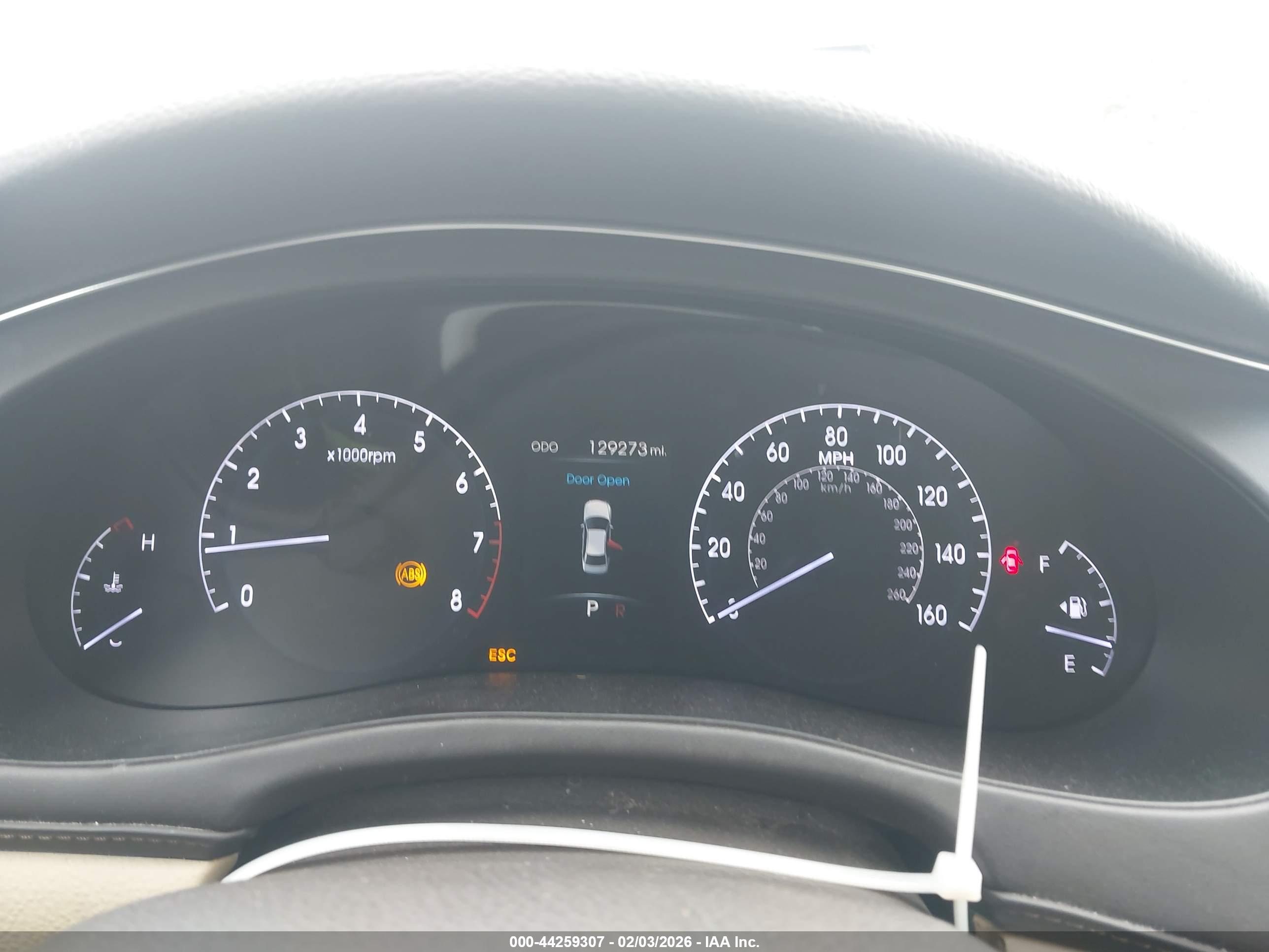 HYUNDAI GENESIS image 7