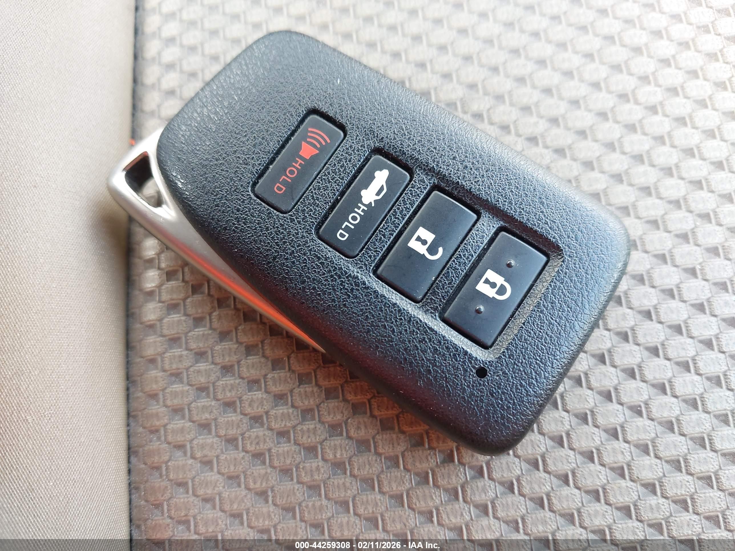 LEXUS IS image 11