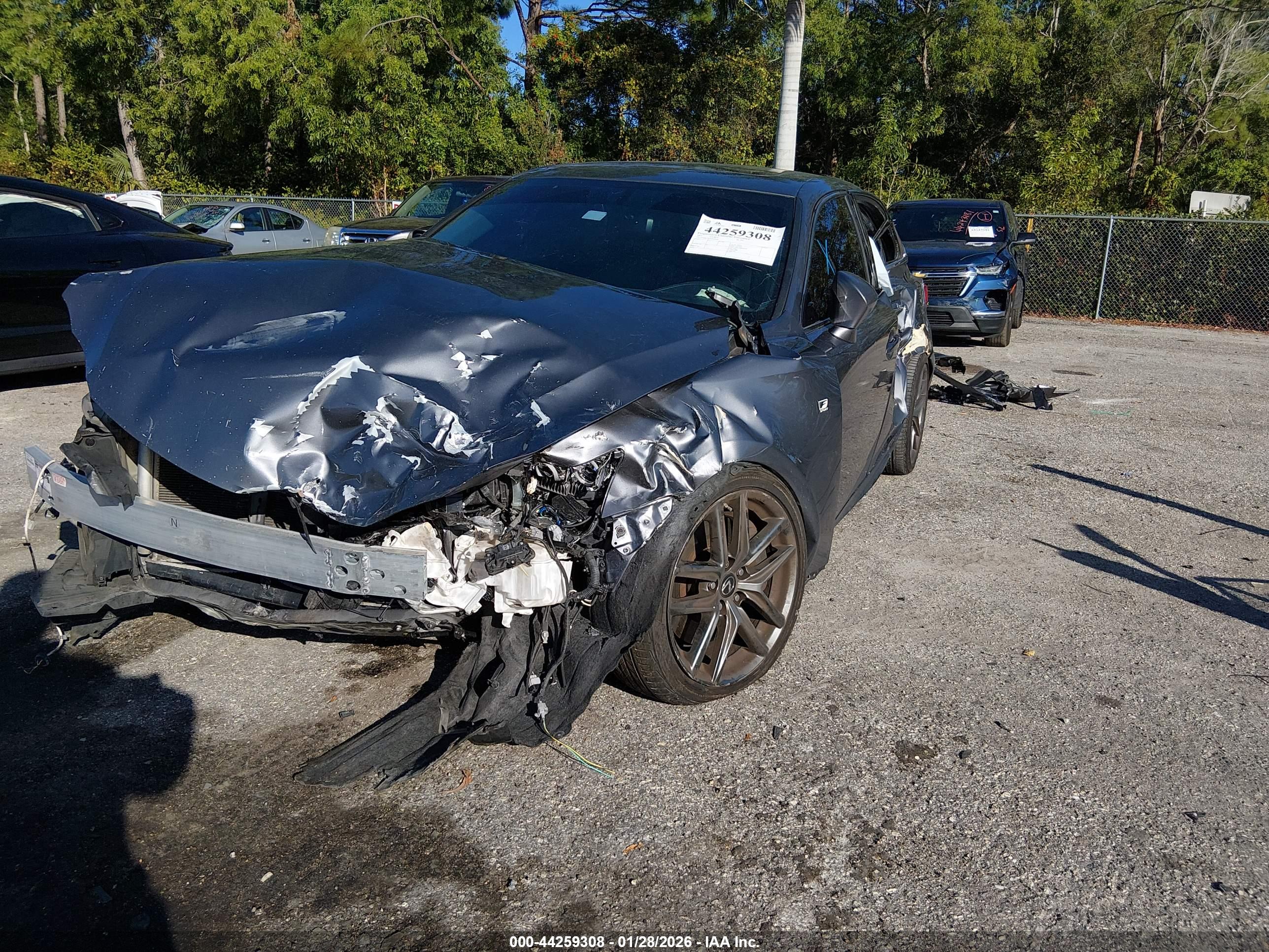 LEXUS IS image 2