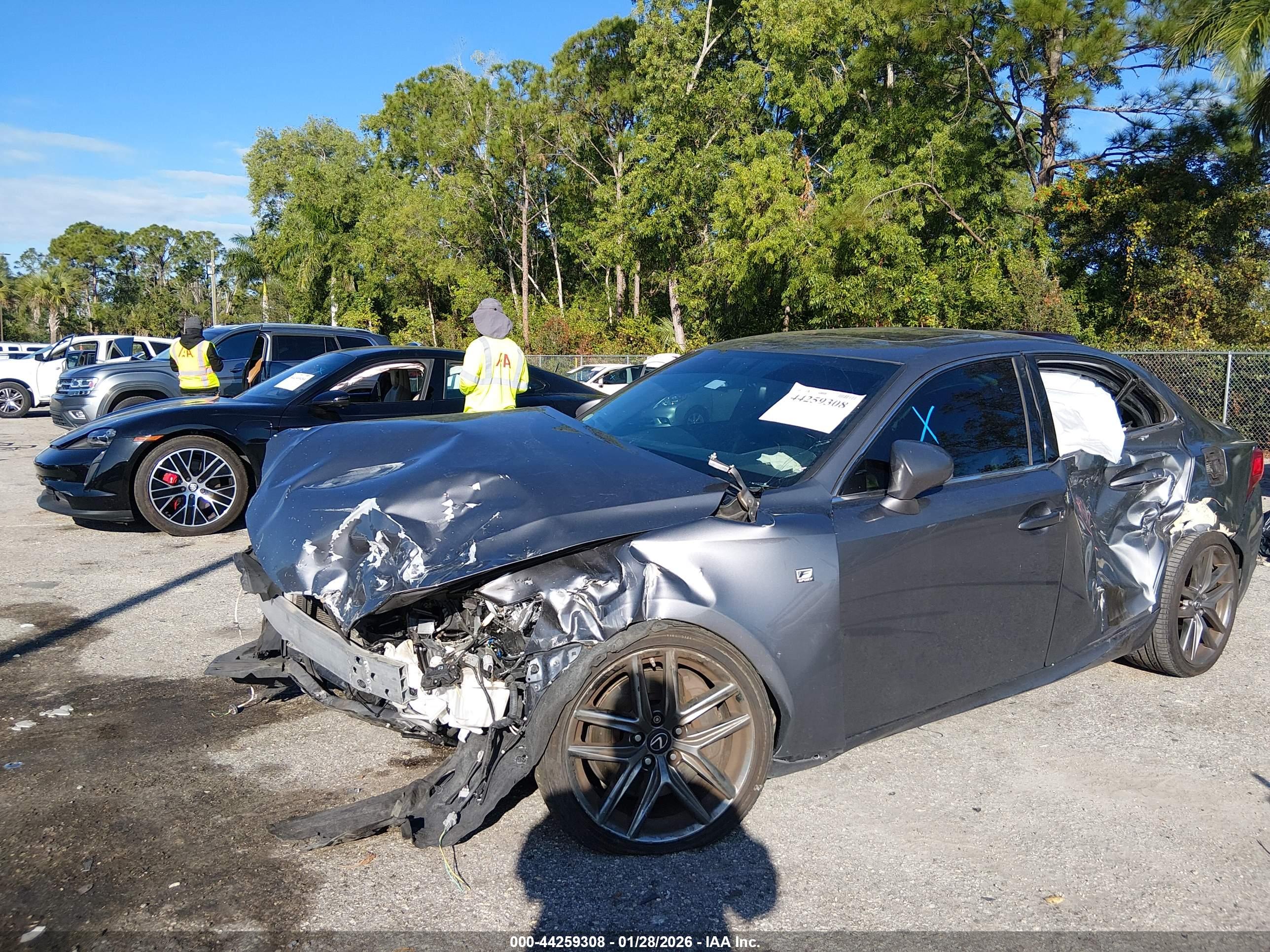 LEXUS IS image 6