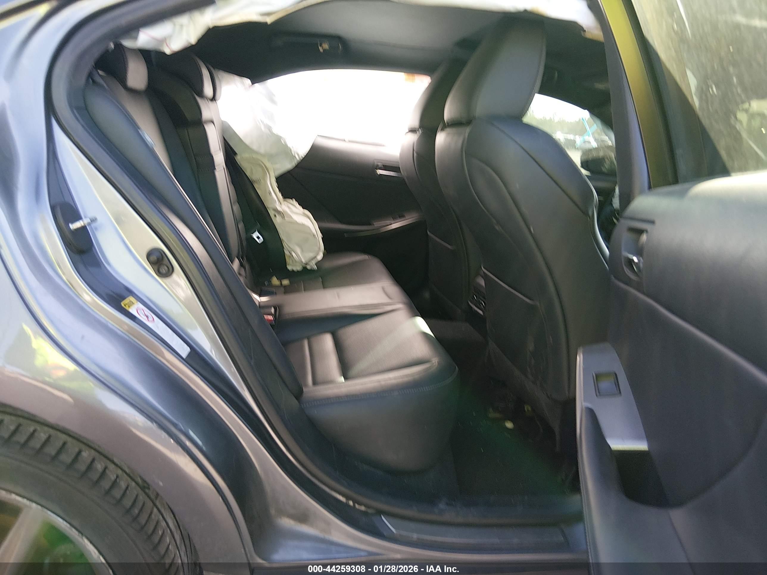 LEXUS IS image 8