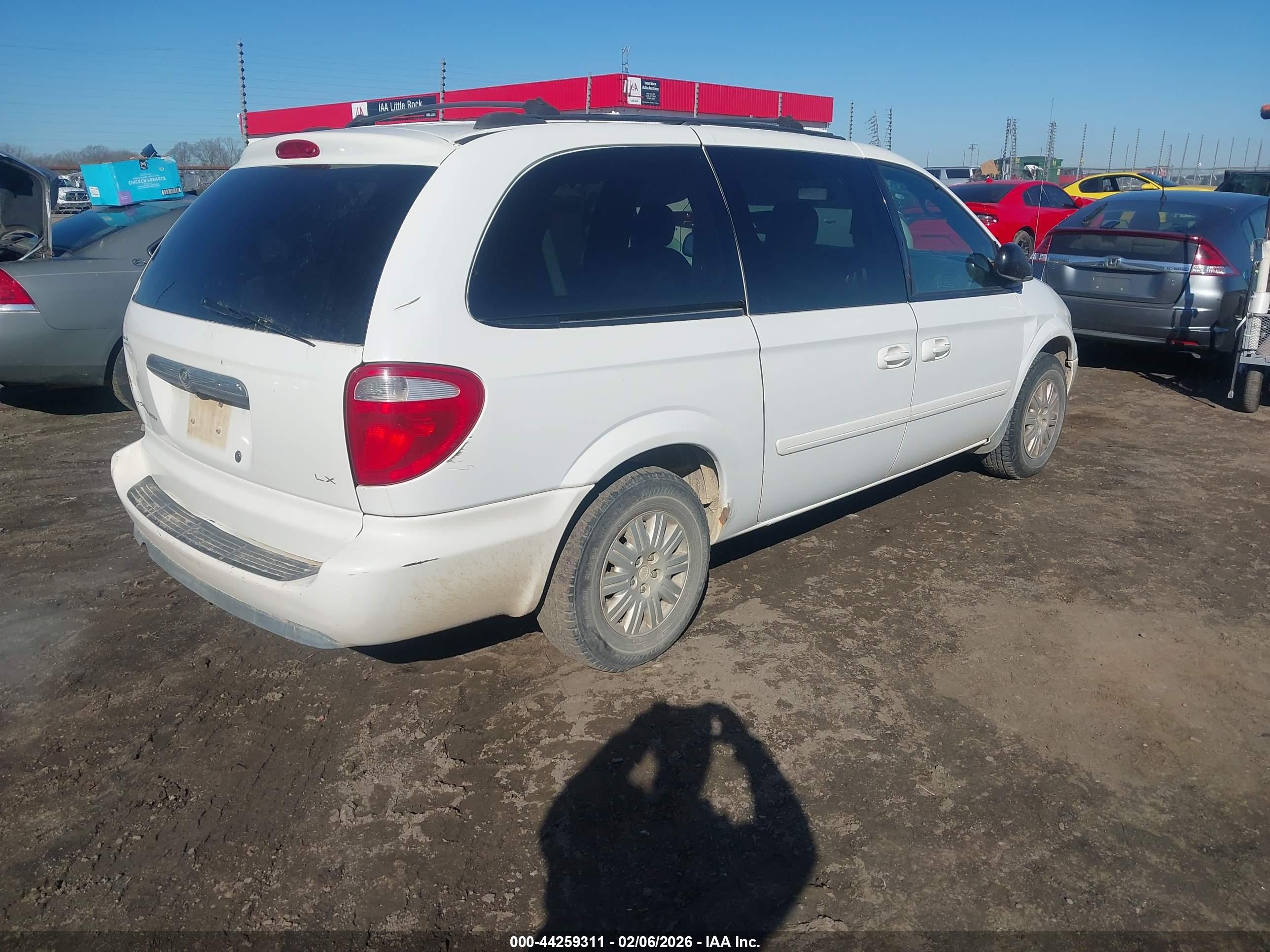 CHRYSLER TOWN image 4