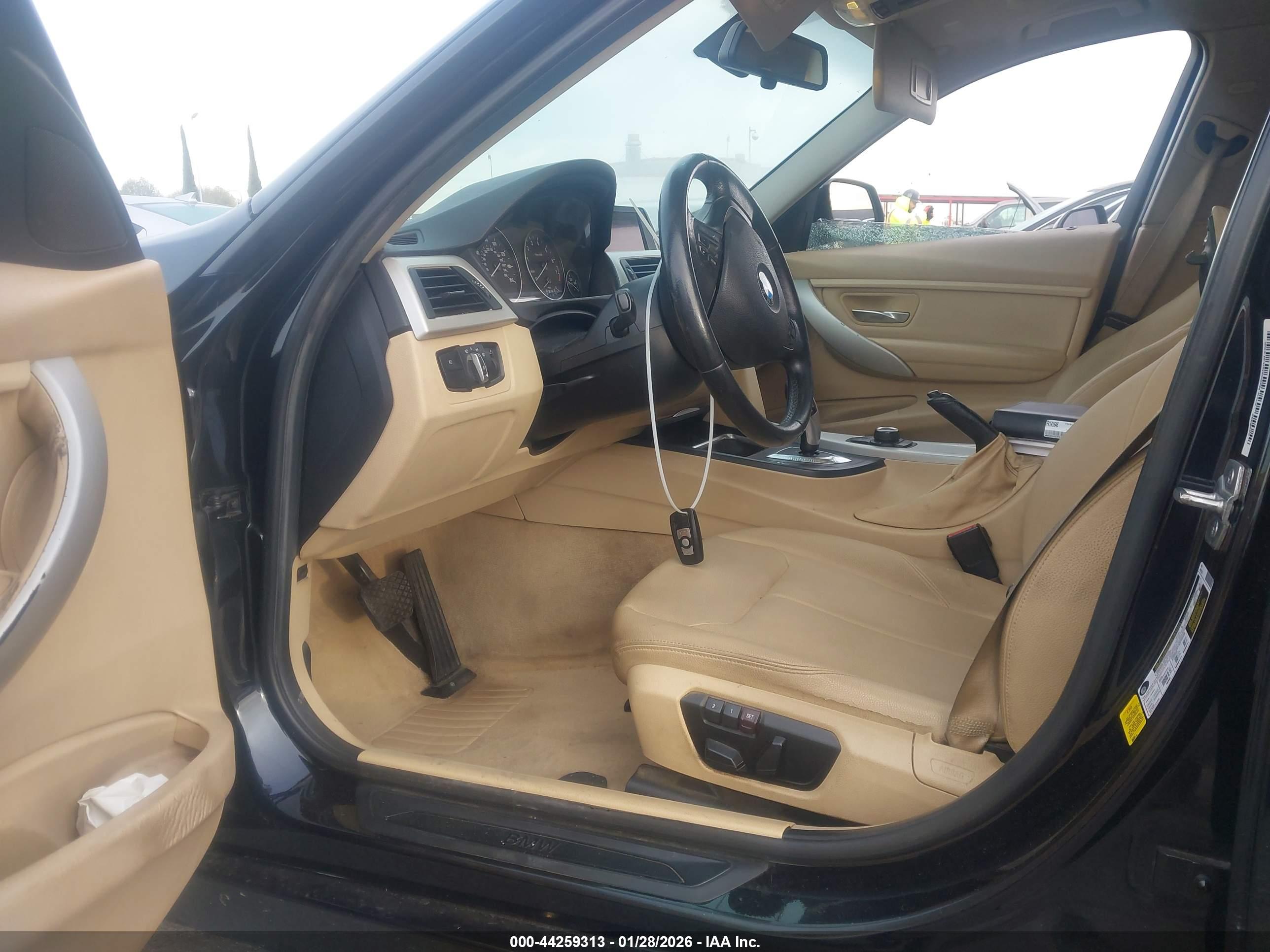 BMW 320I image 5