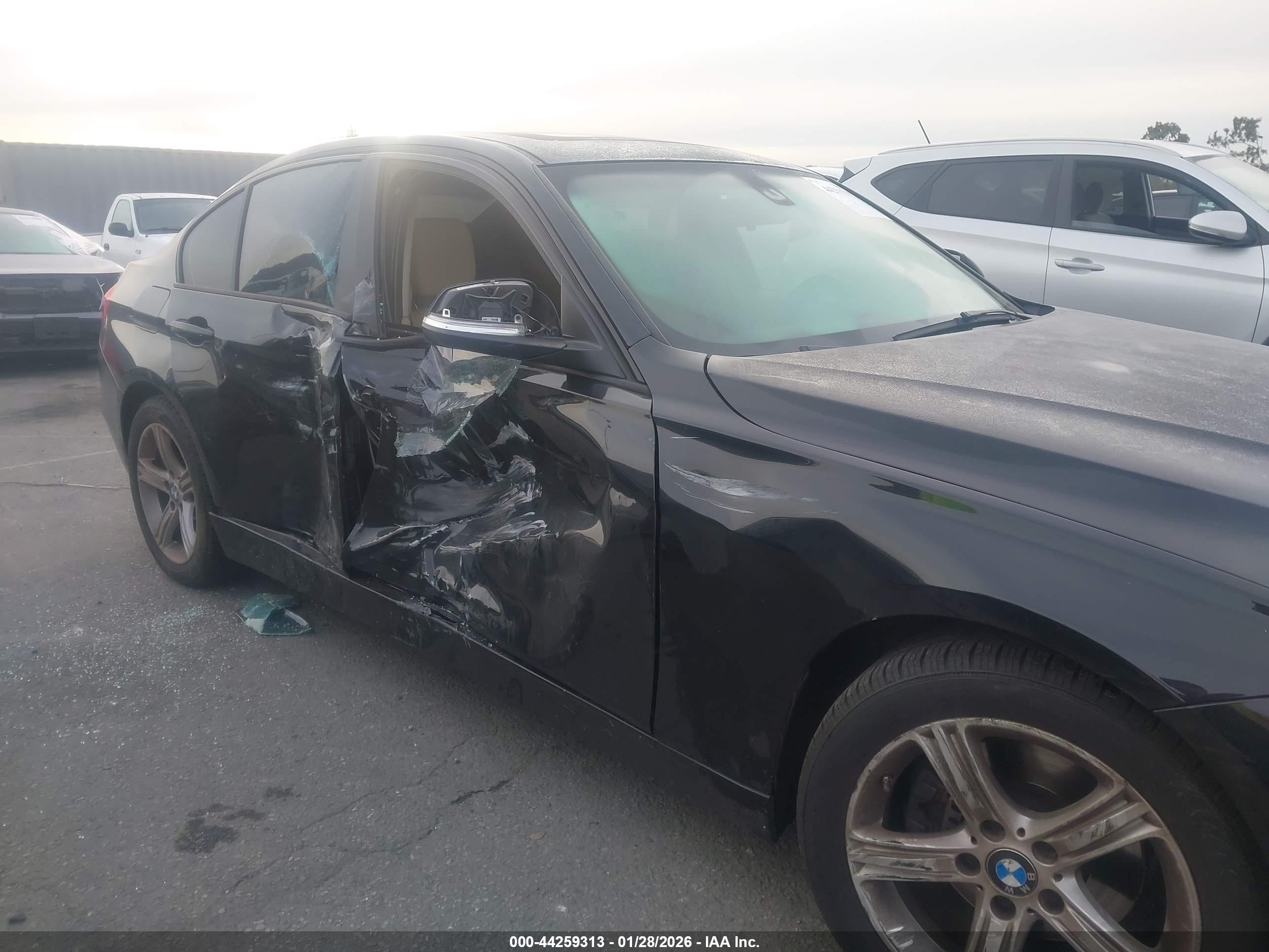 BMW 320I image 6