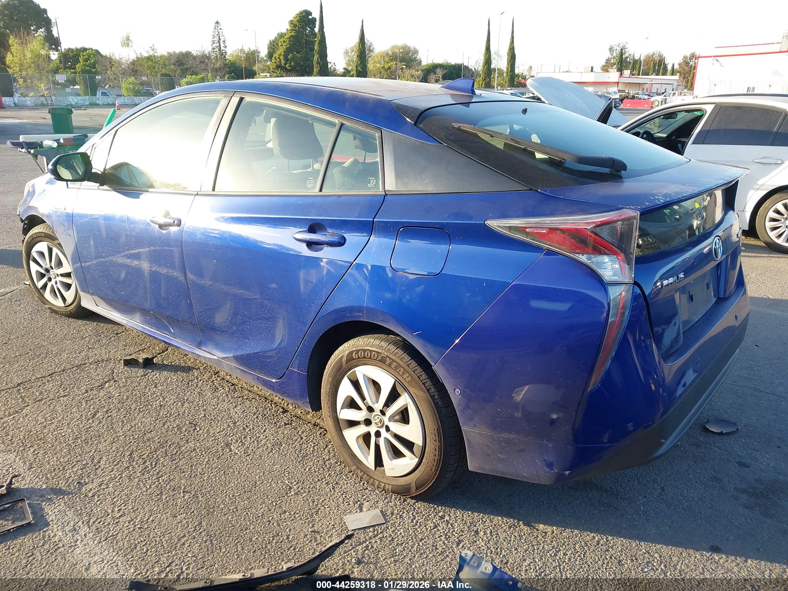 TOYOTA PRIUS image 3