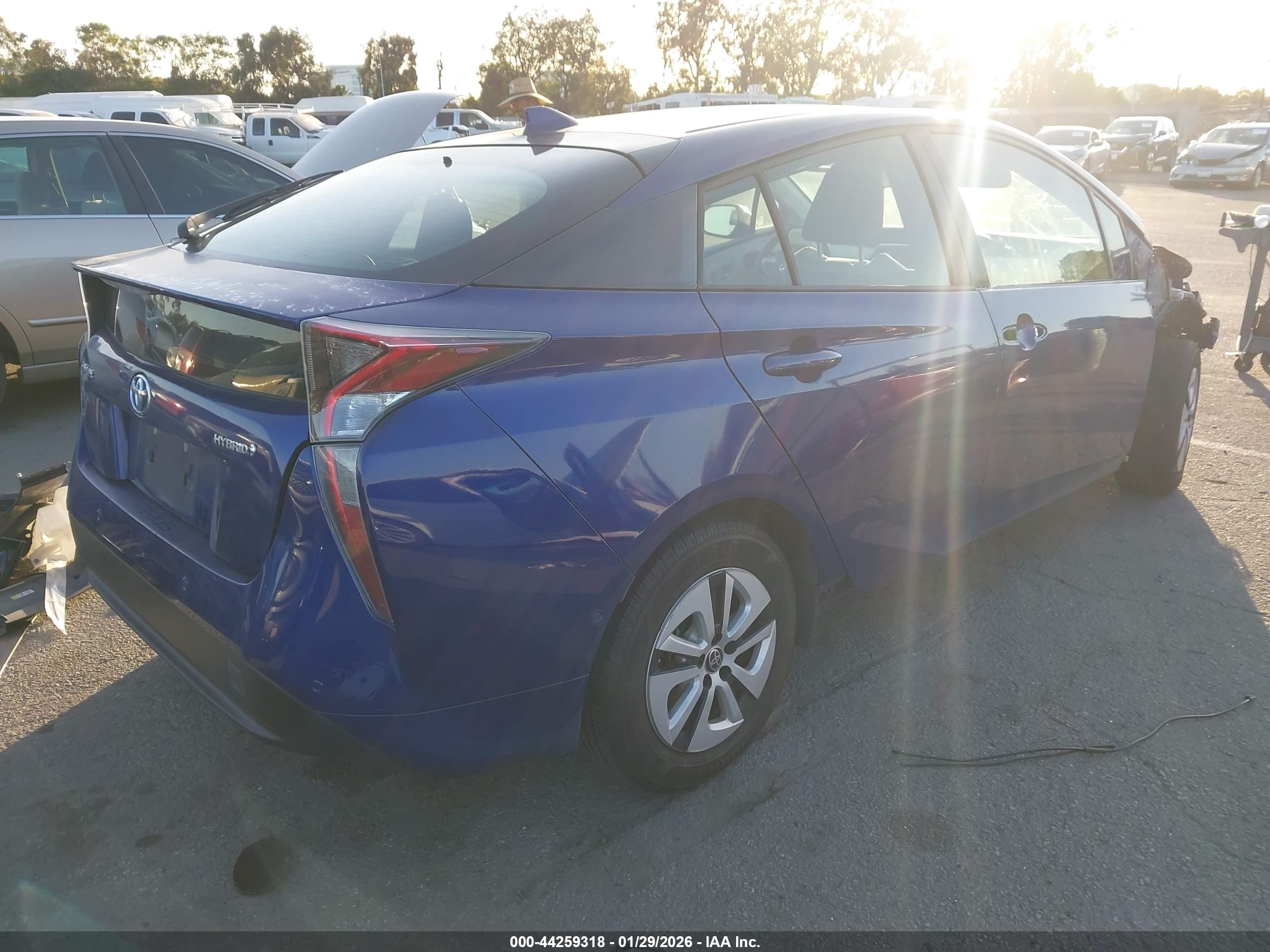 TOYOTA PRIUS image 4