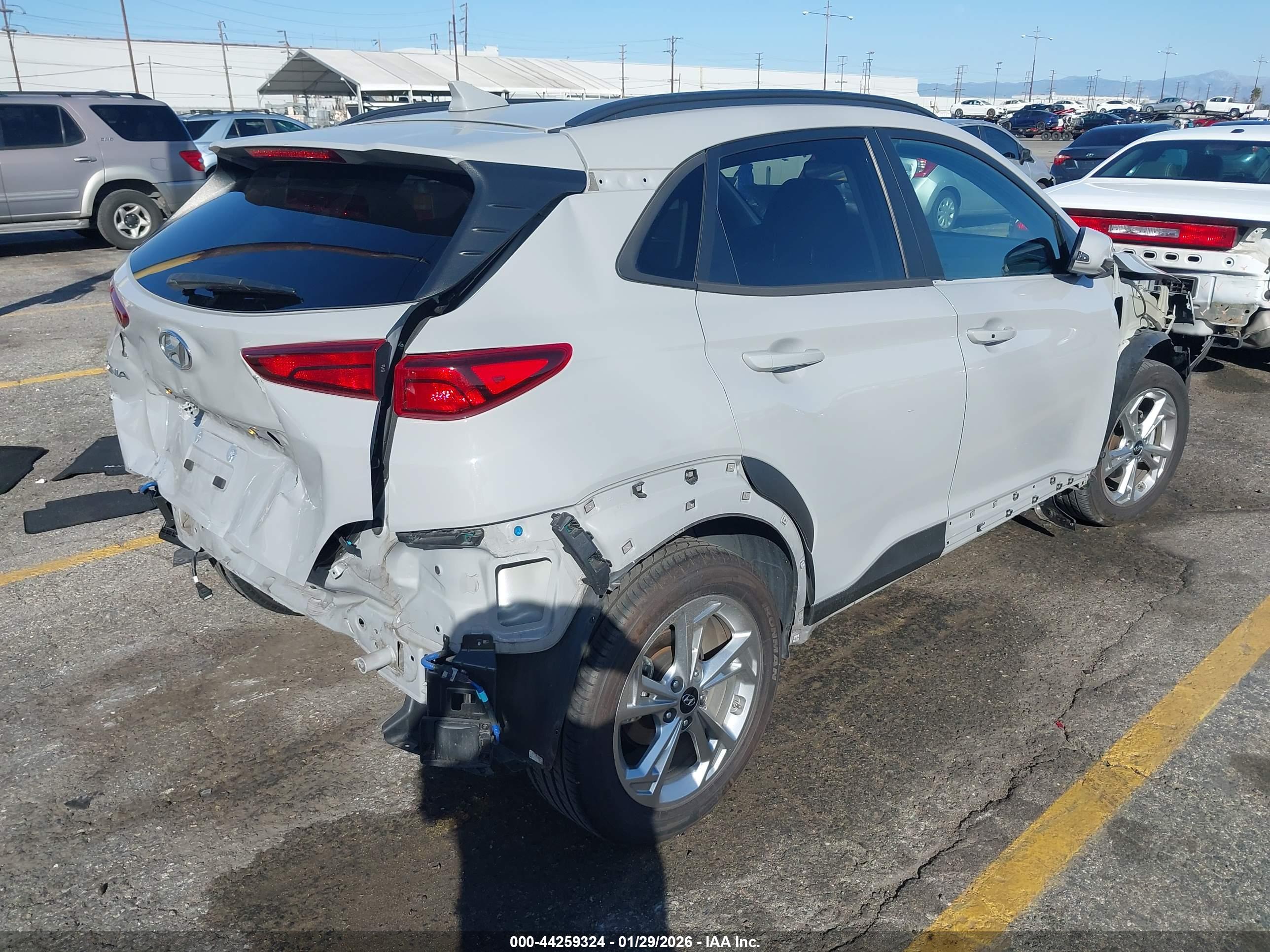HYUNDAI KONA image 4