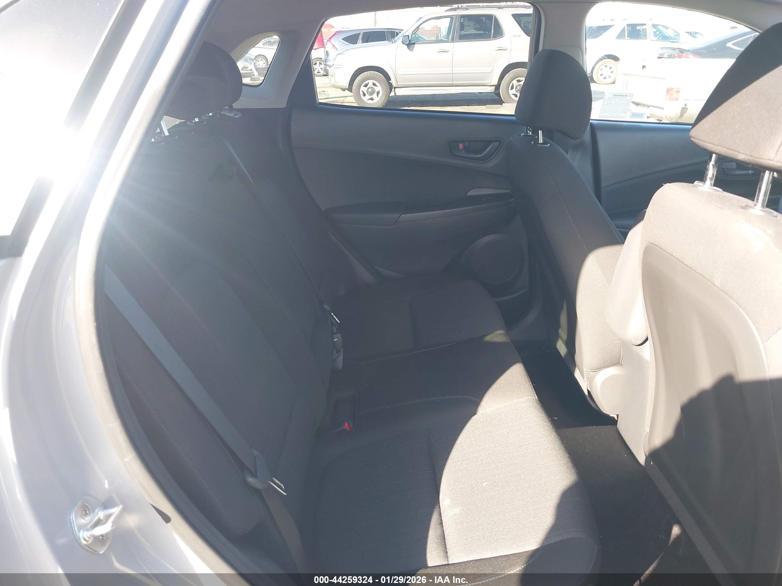 HYUNDAI KONA image 8