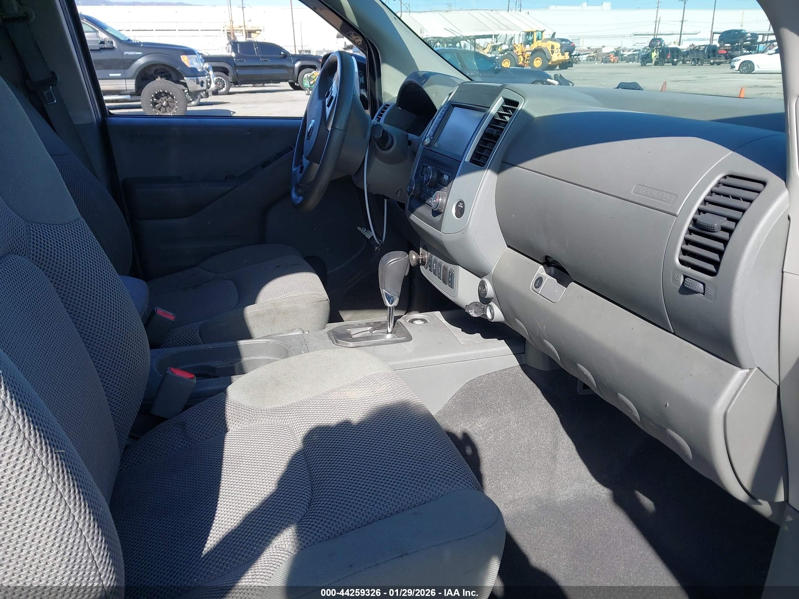 NISSAN FRONTIER image 5
