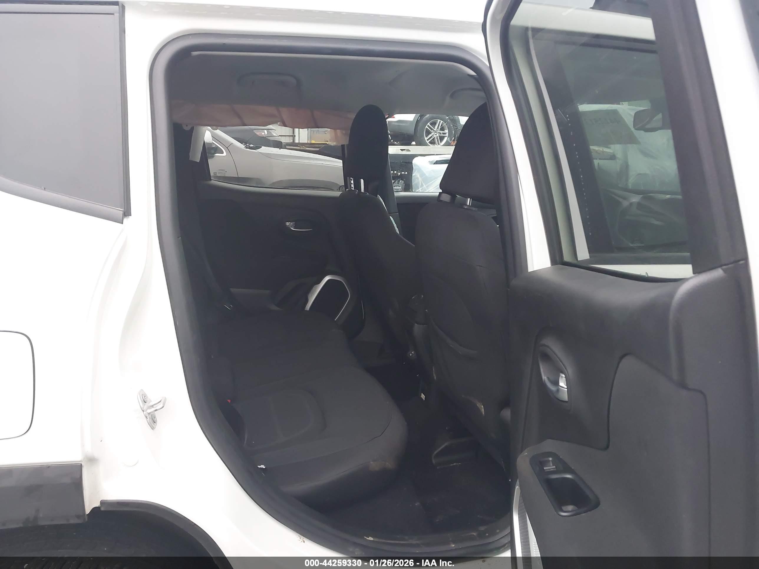 JEEP RENEGADE image 8