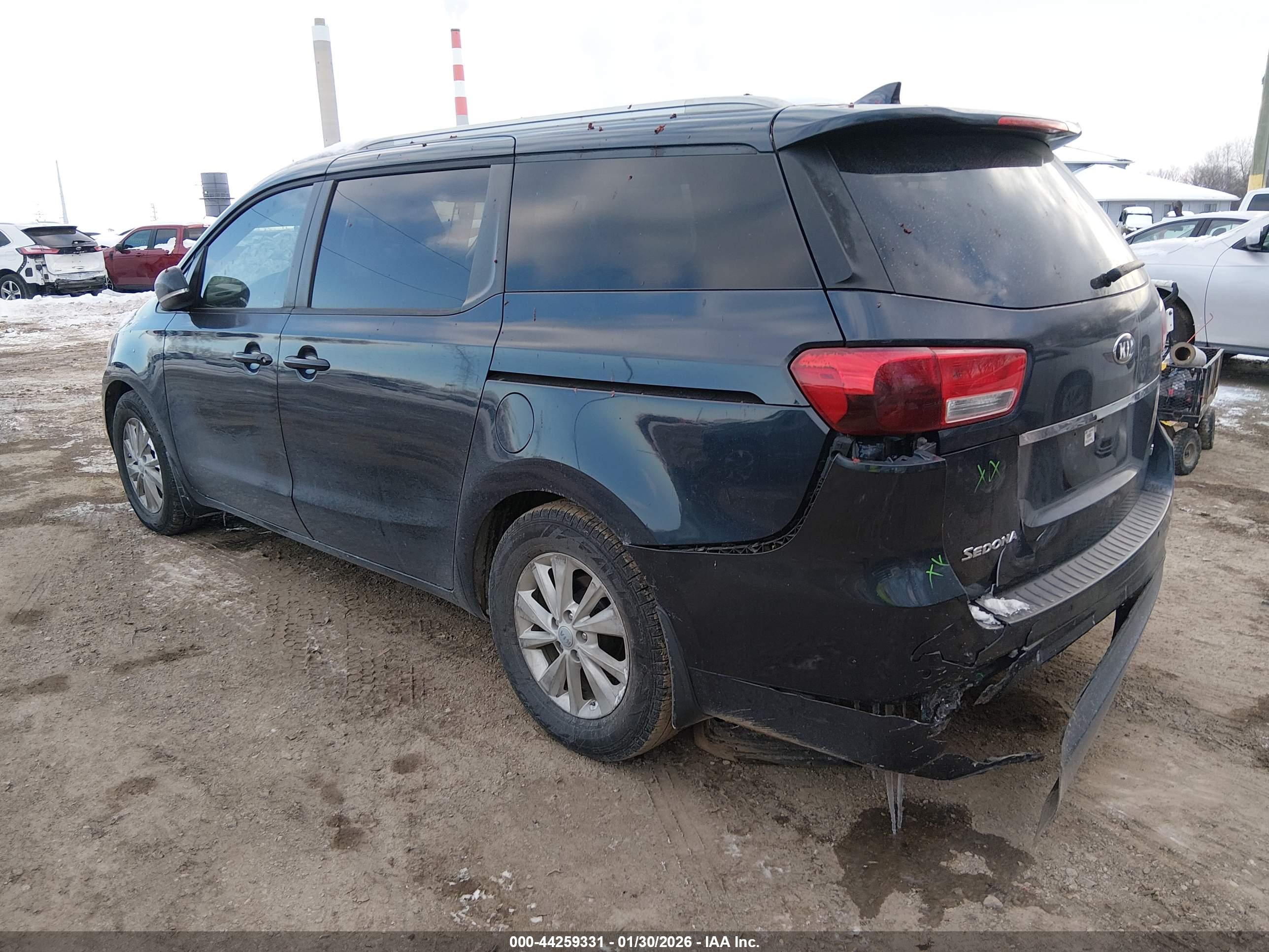 KIA SEDONA image 3