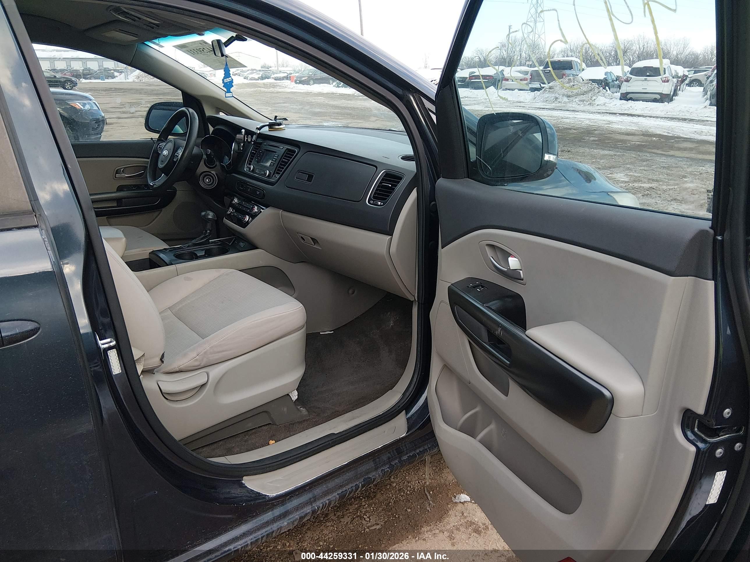 KIA SEDONA image 5