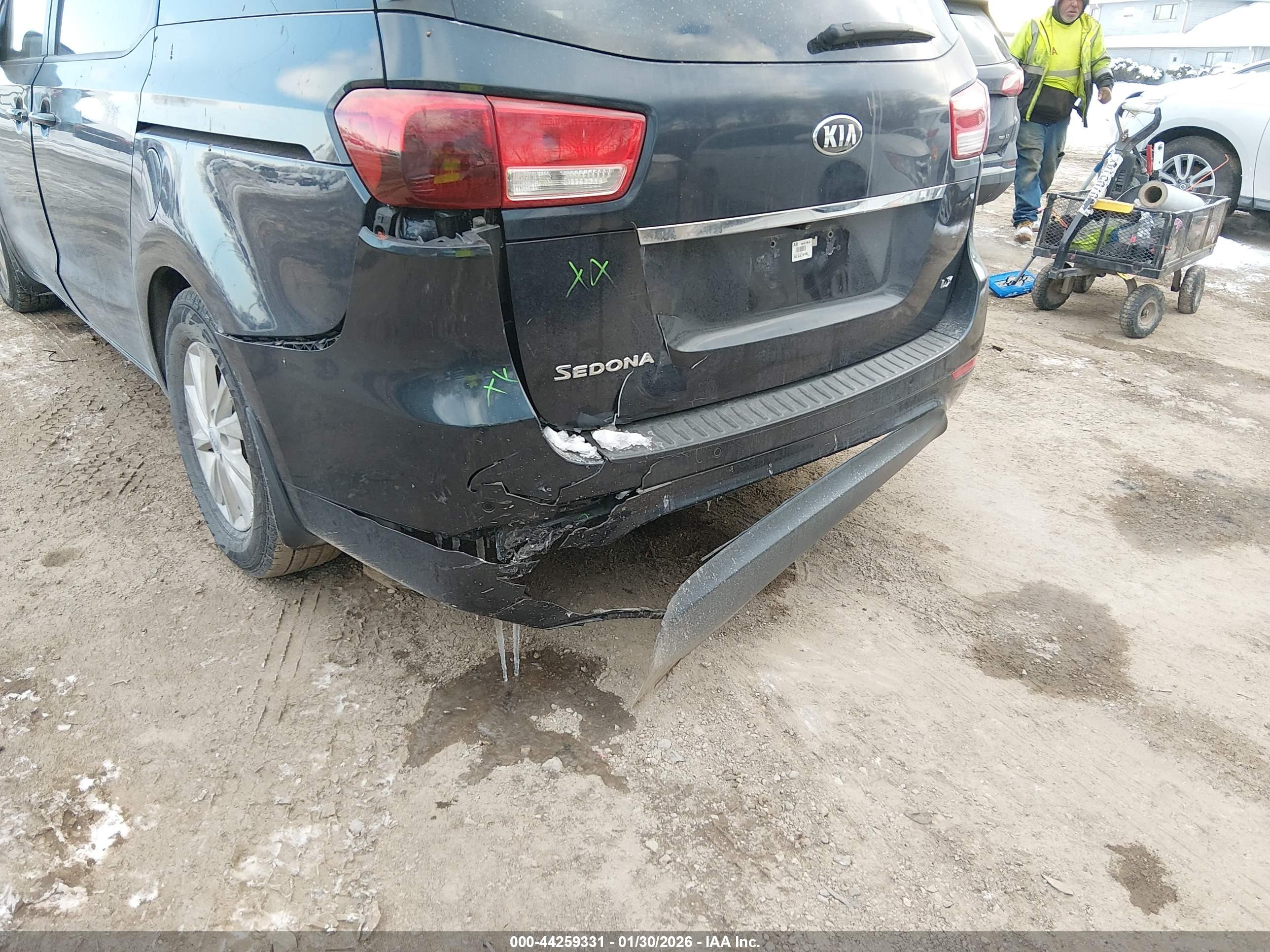KIA SEDONA image 6