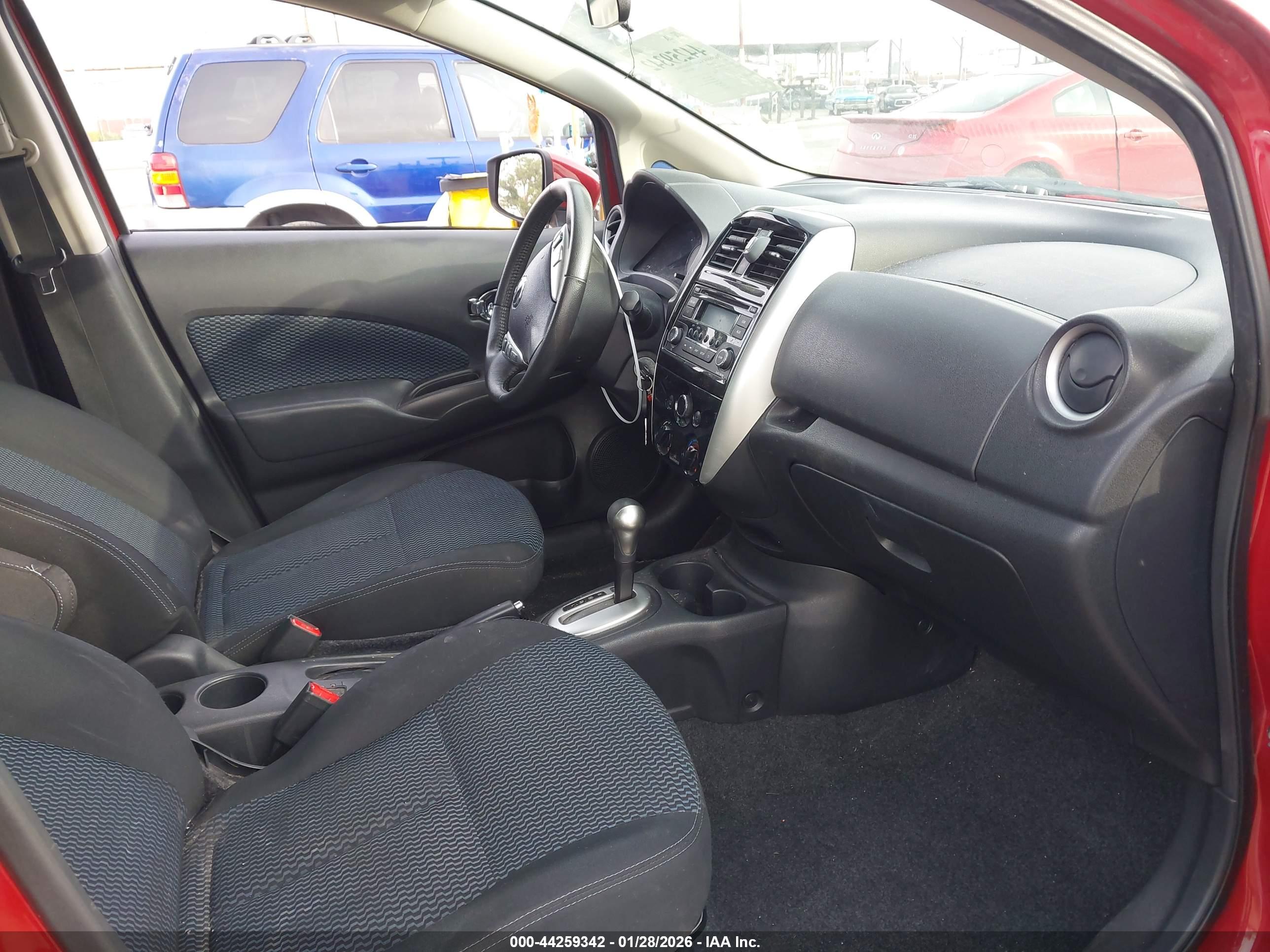 NISSAN VERSA image 5