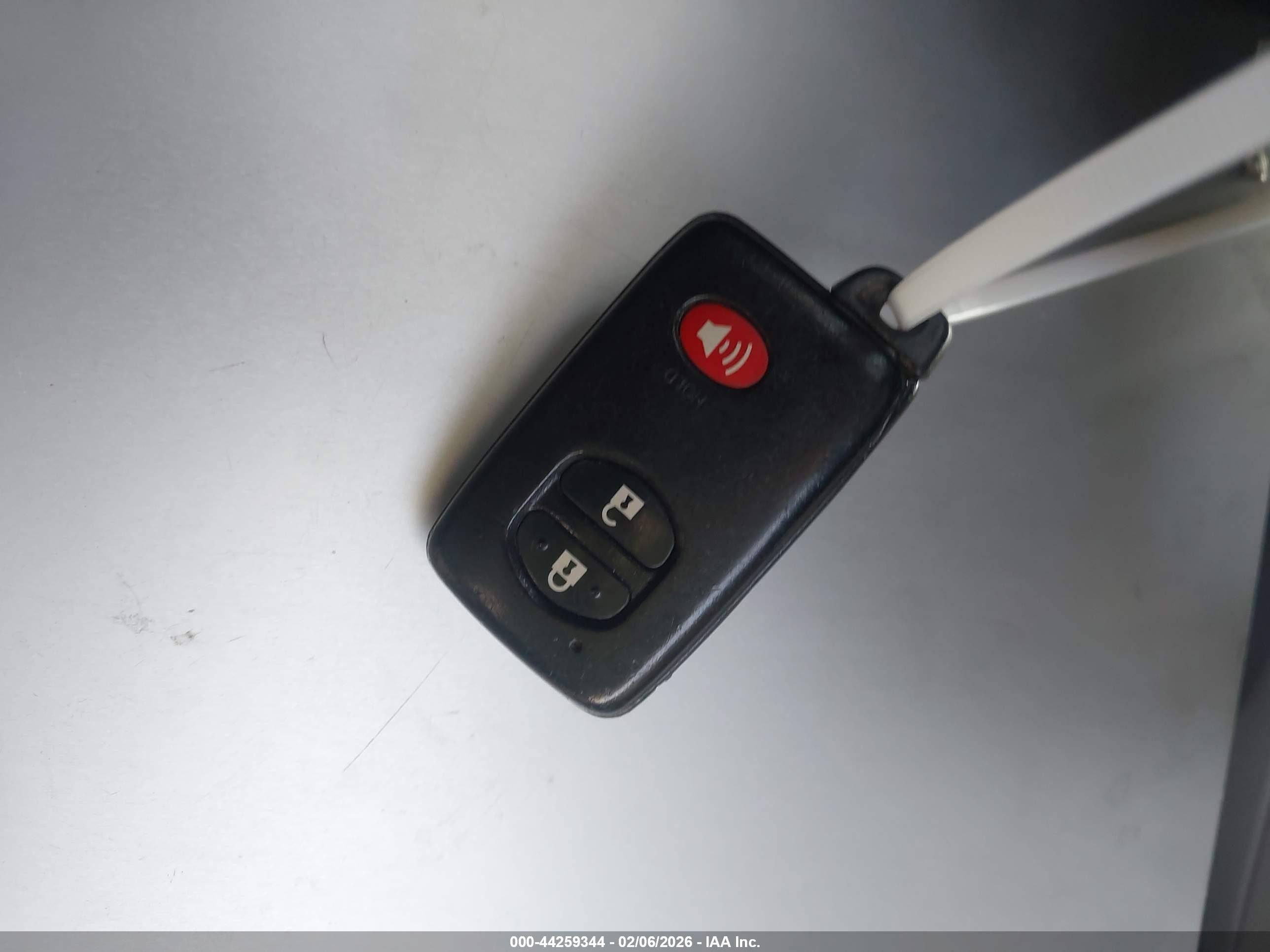 TOYOTA PRIUS image 11