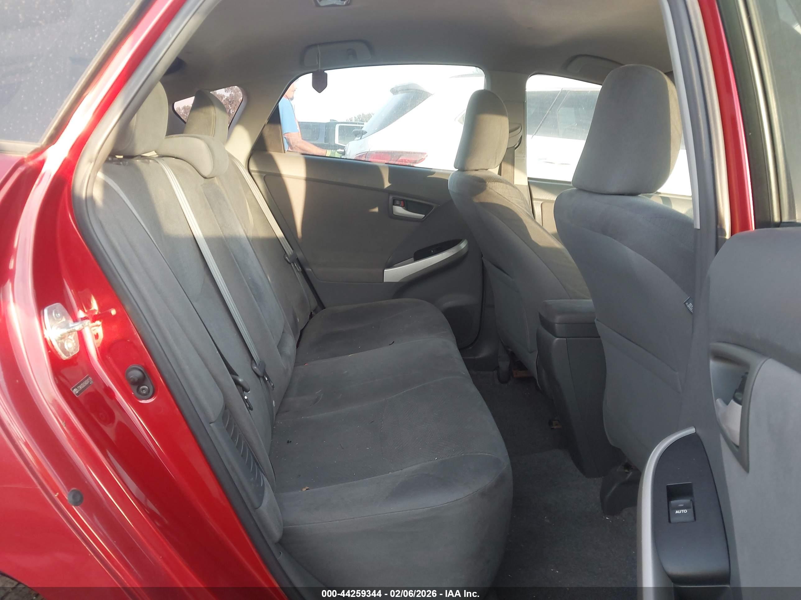 TOYOTA PRIUS image 8