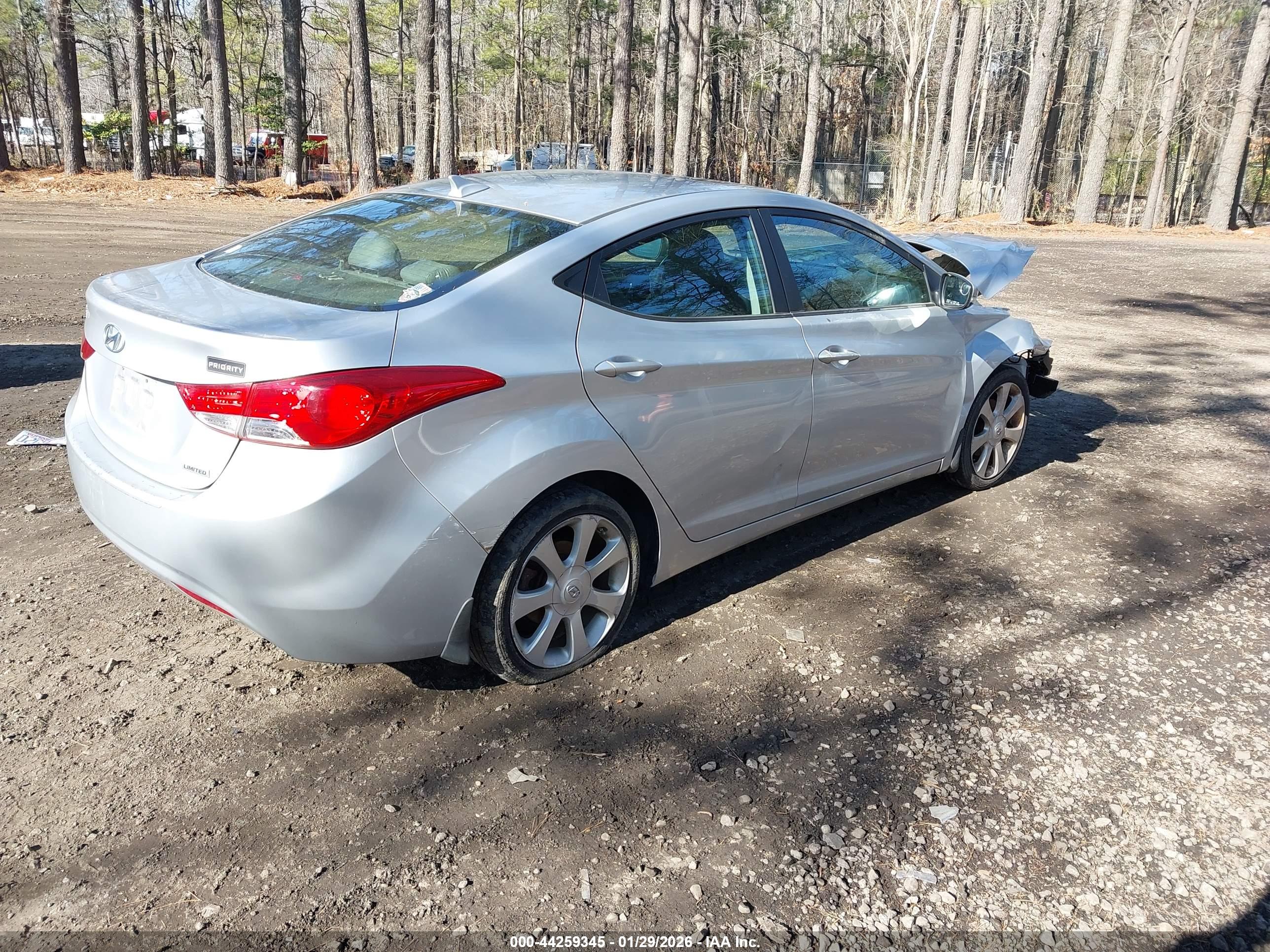 HYUNDAI ELANTRA image 4