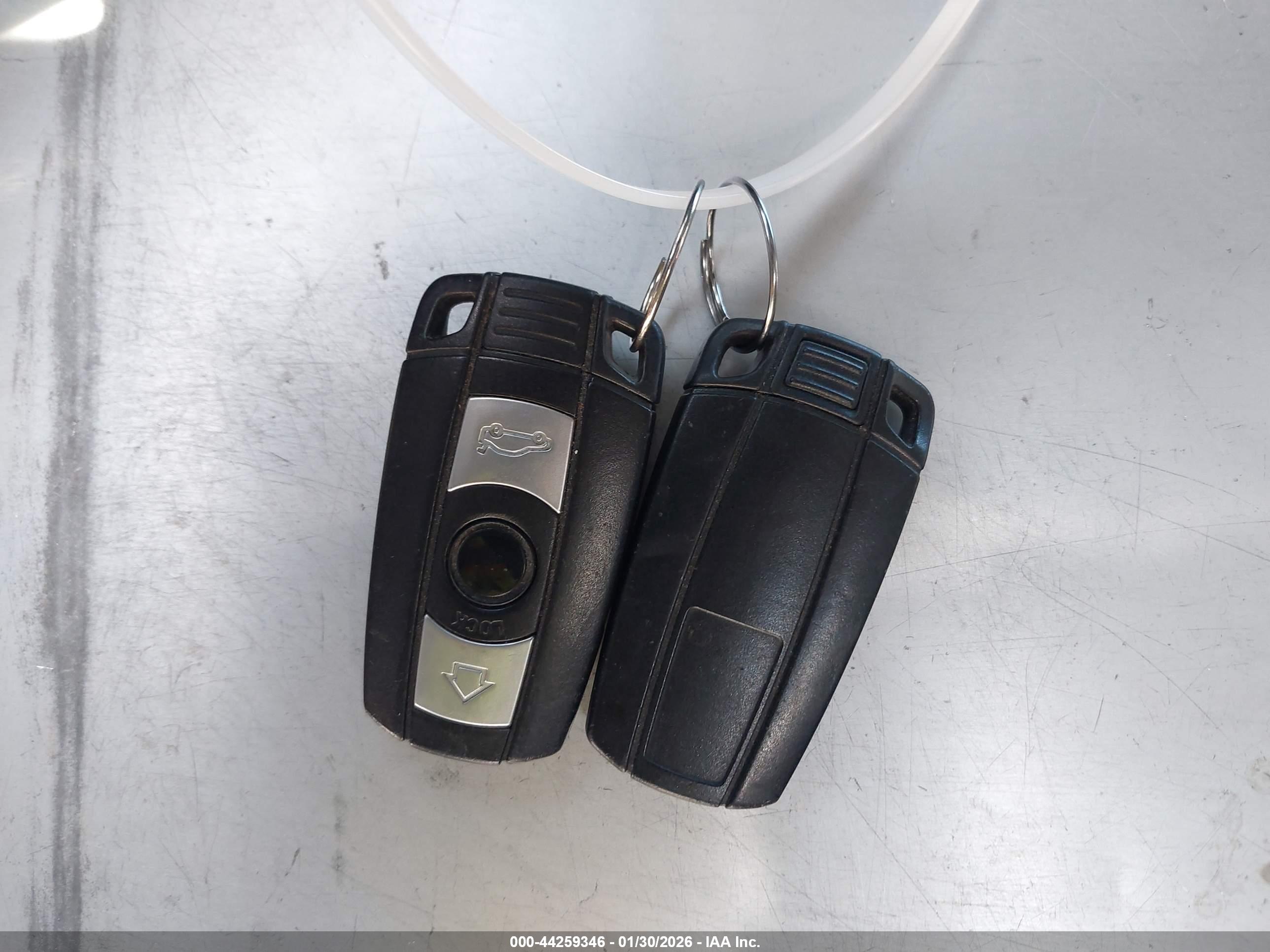 BMW 325I image 11