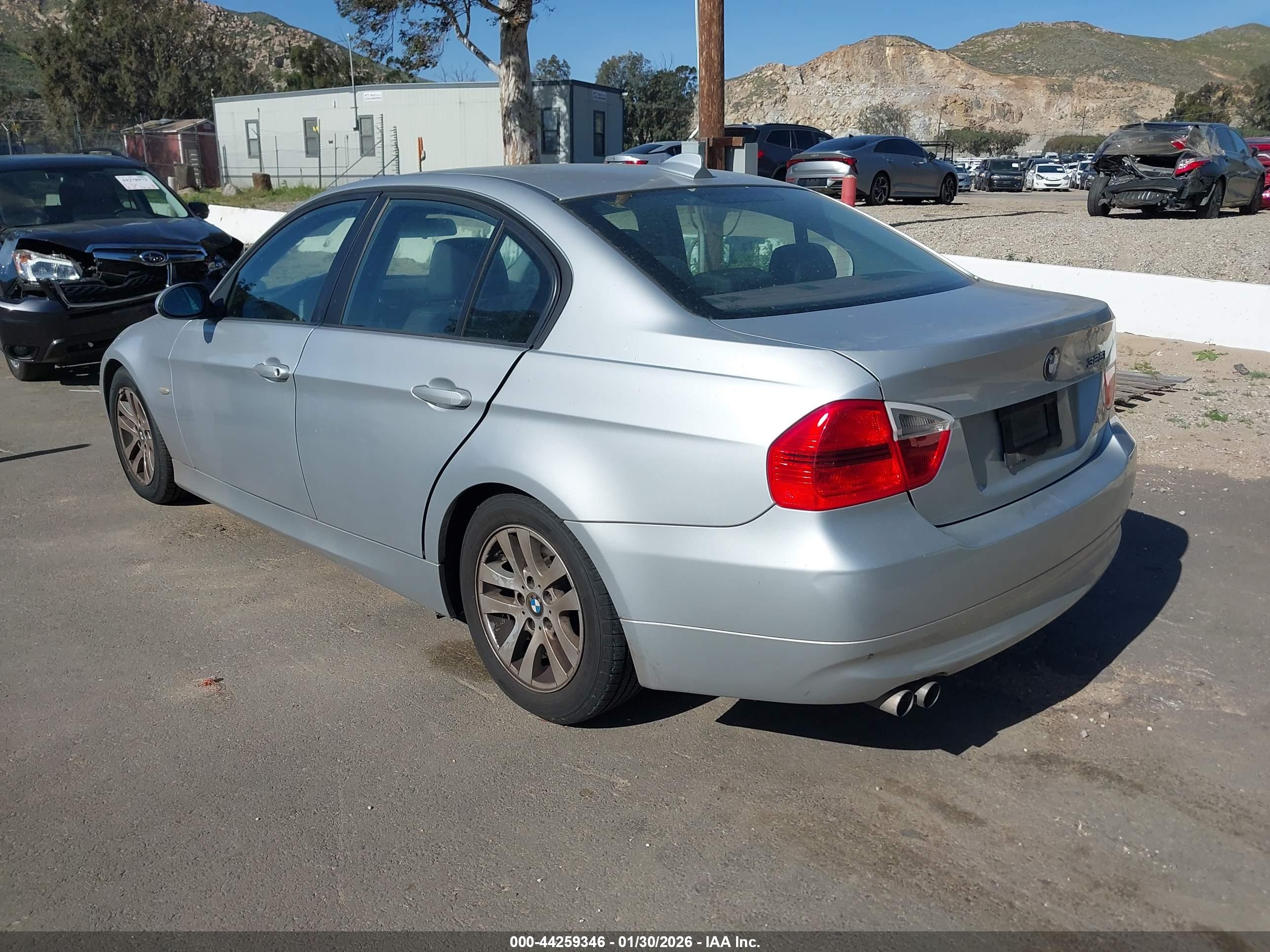 BMW 325I image 3