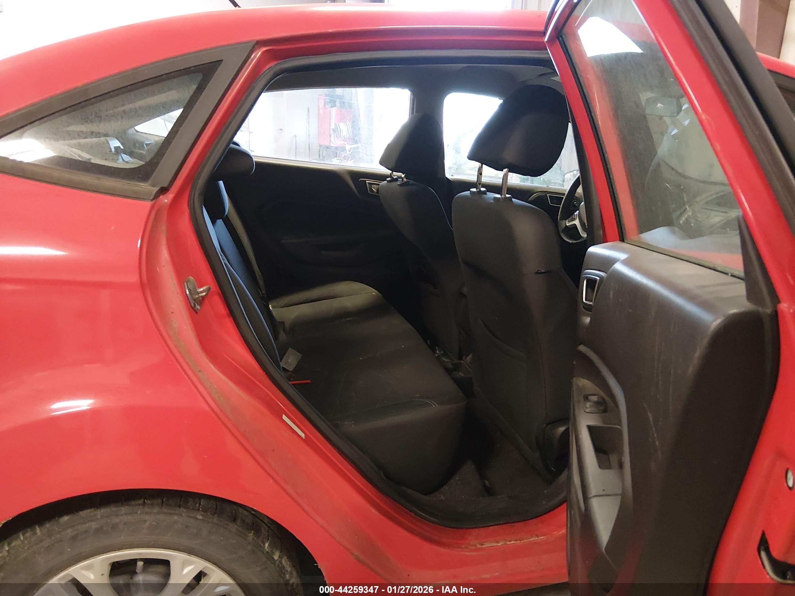 FORD FIESTA image 8