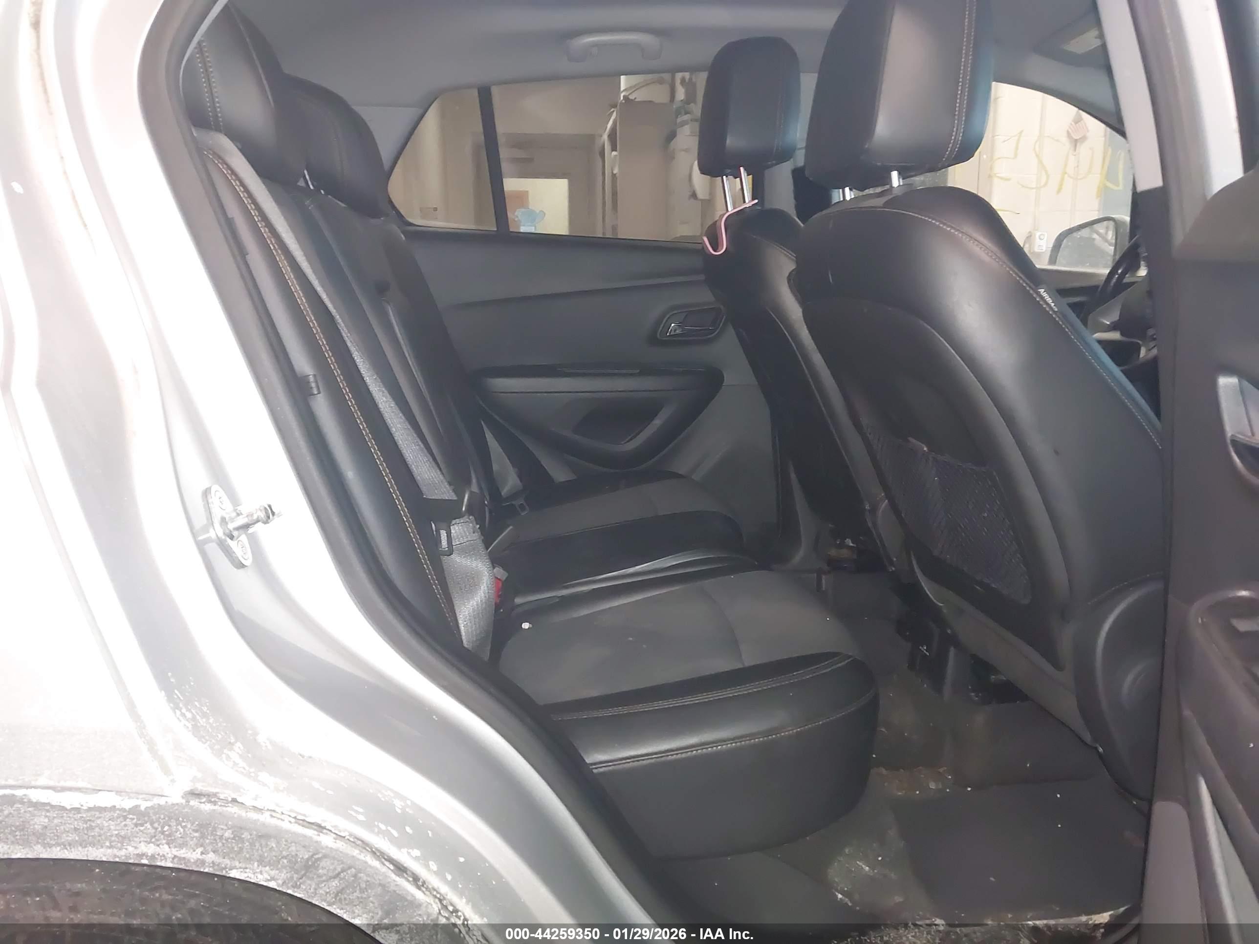 CHEVROLET TRAX image 8