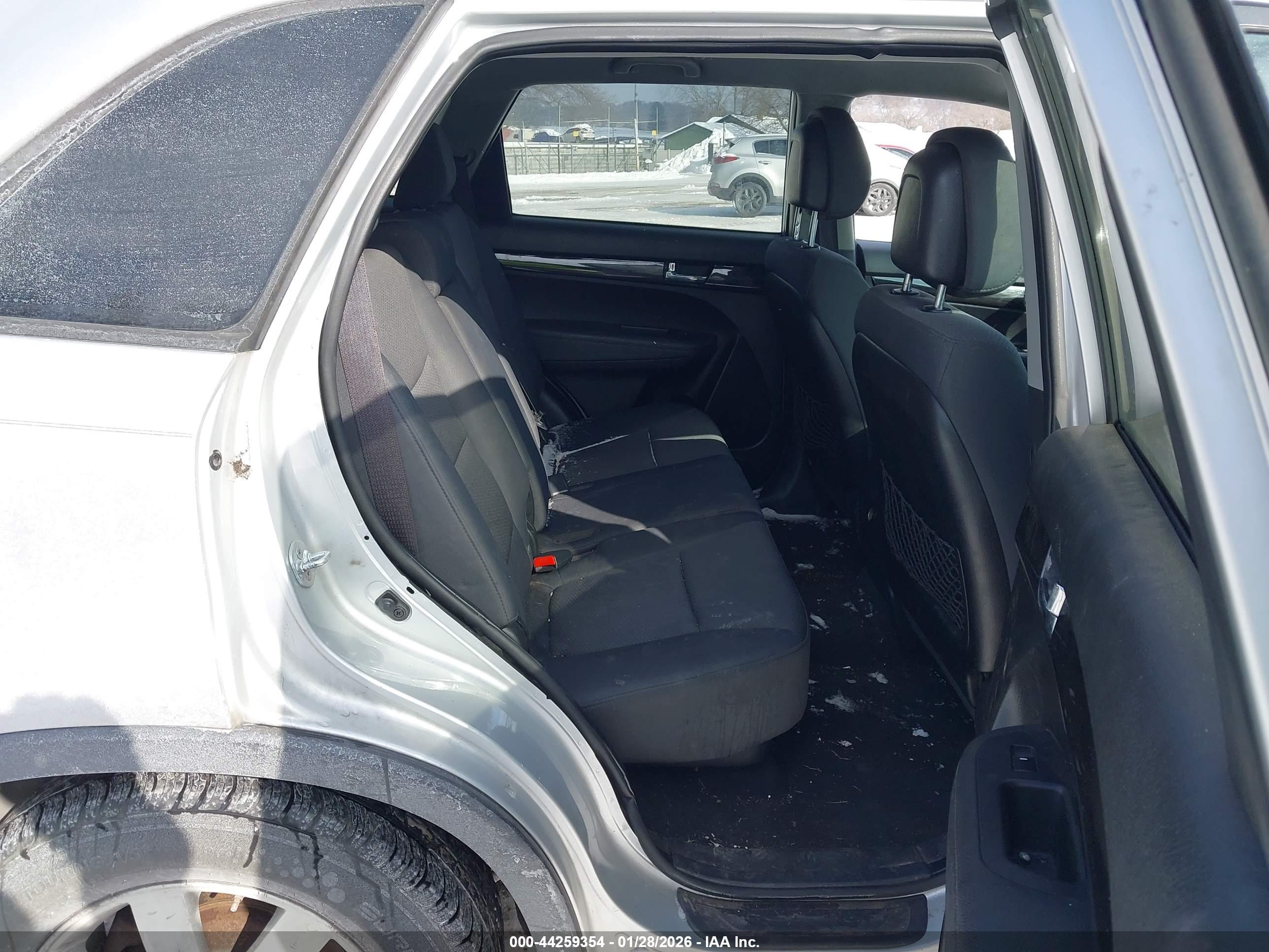 KIA SORENTO image 8