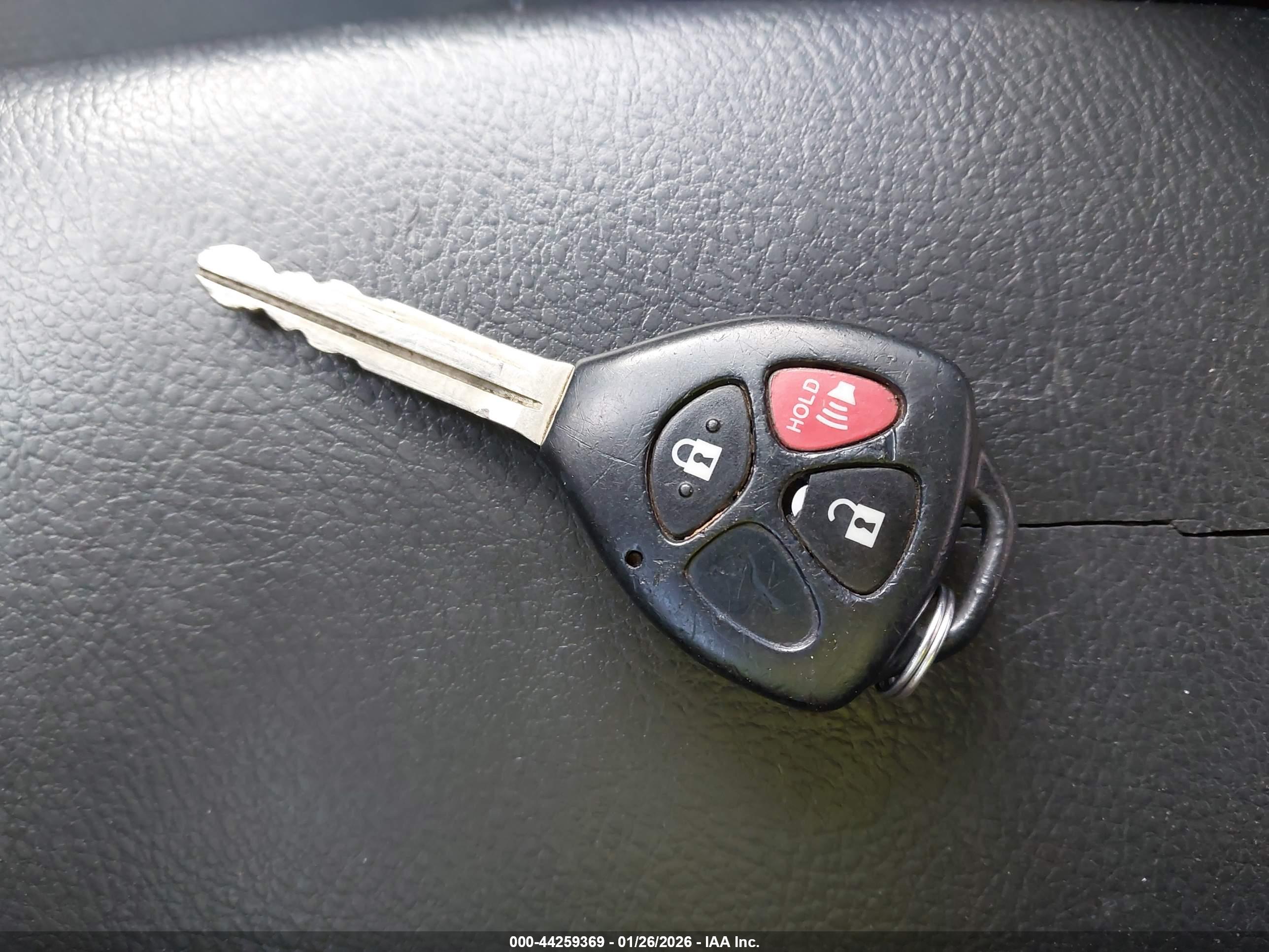TOYOTA YARIS image 11