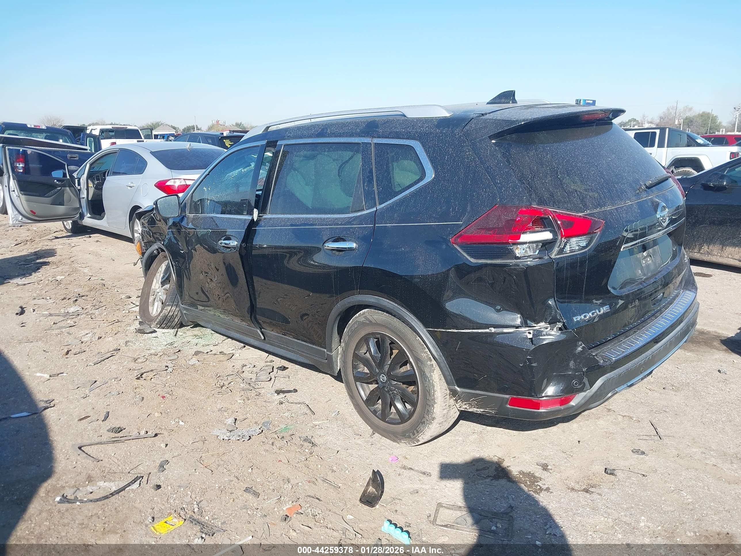 NISSAN ROGUE image 3
