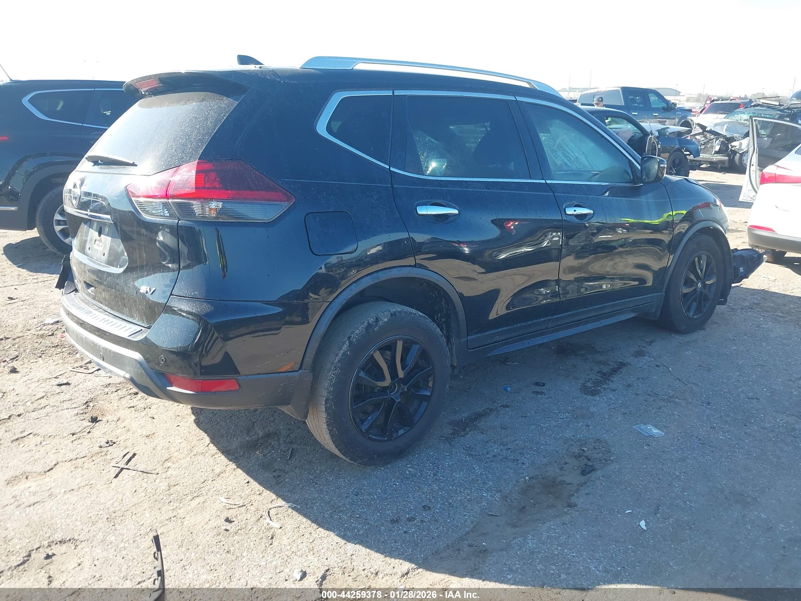 NISSAN ROGUE image 4