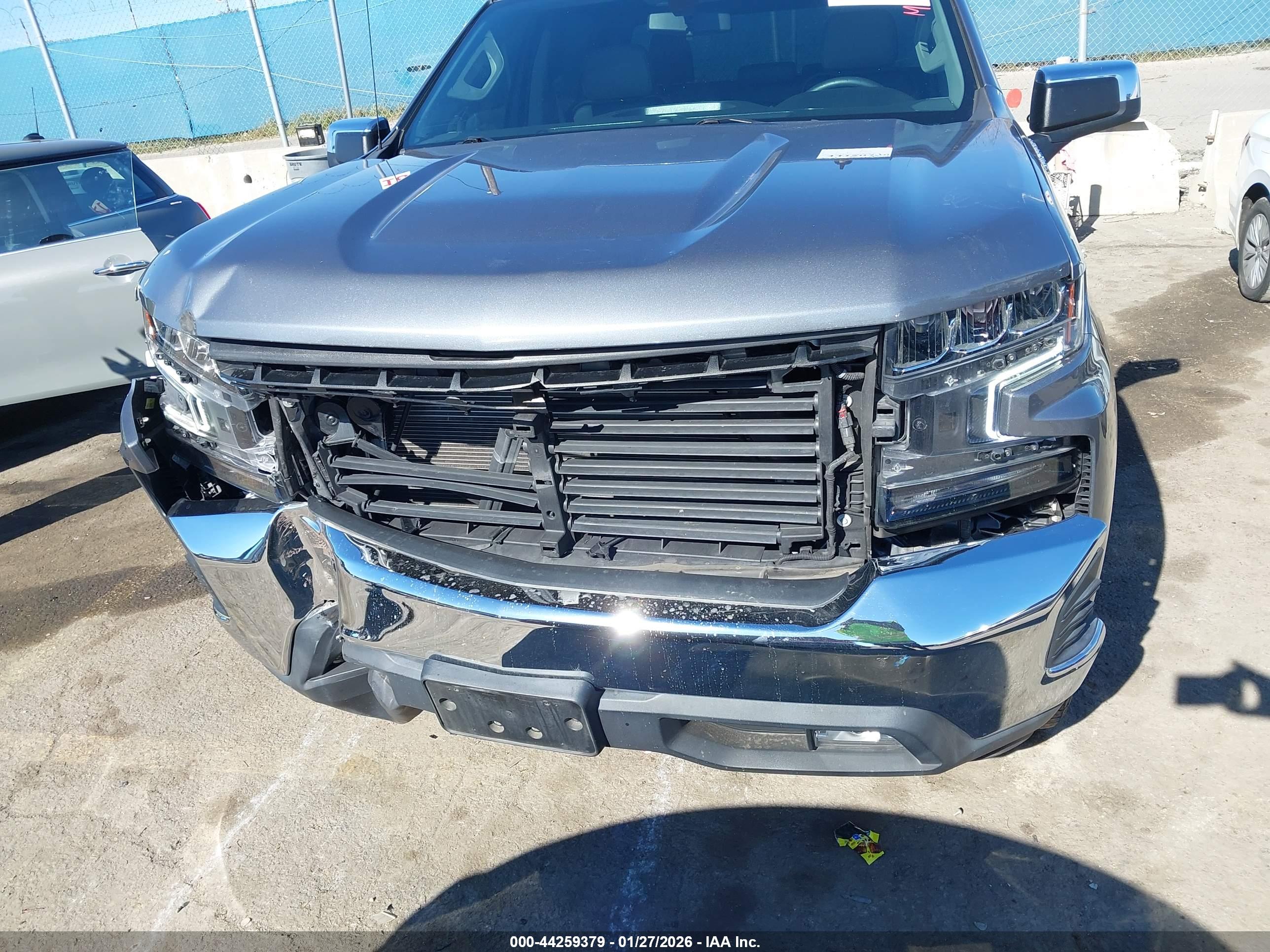 CHEVROLET SILVERADO image 6