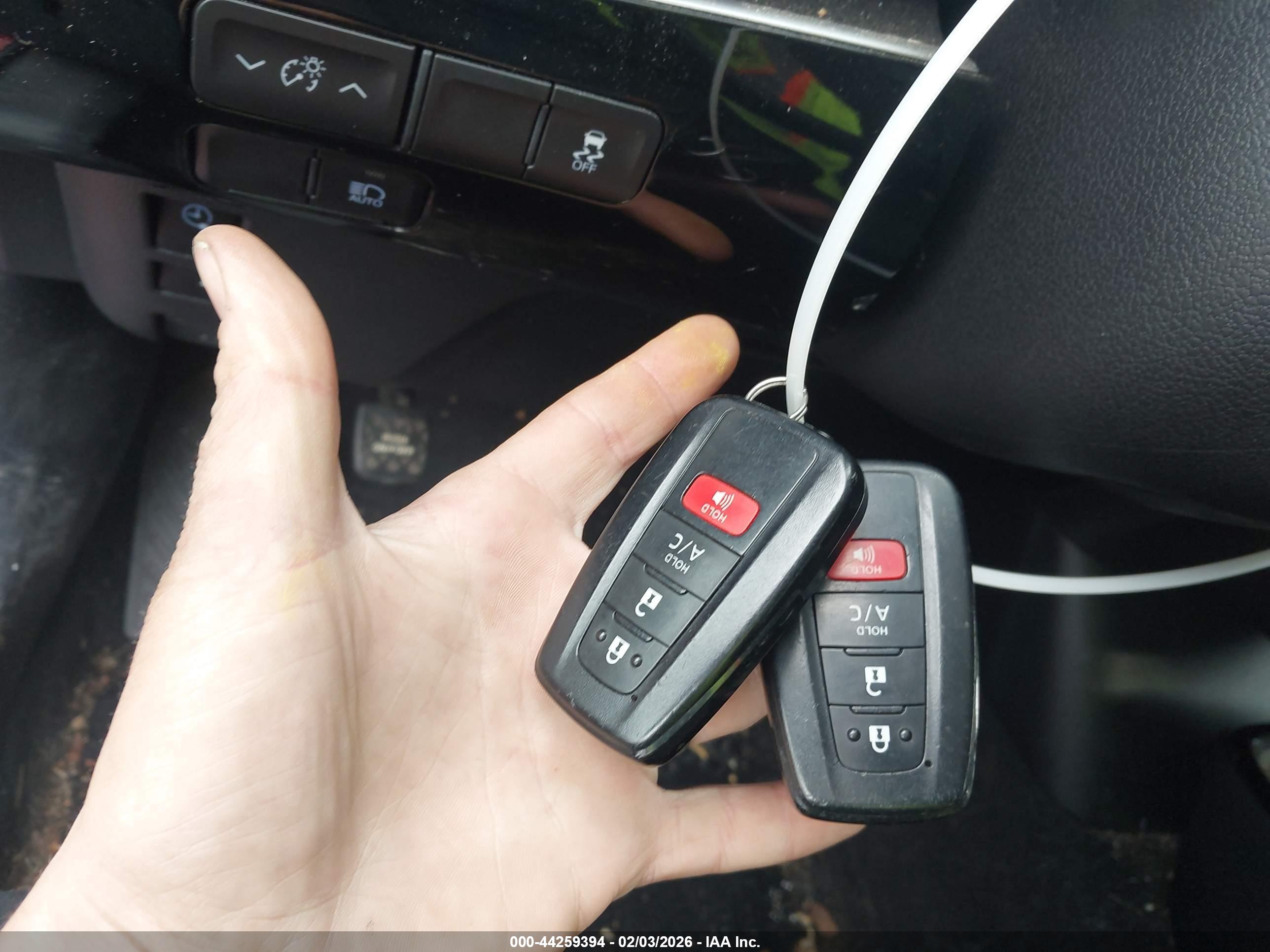 TOYOTA PRIUS image 11