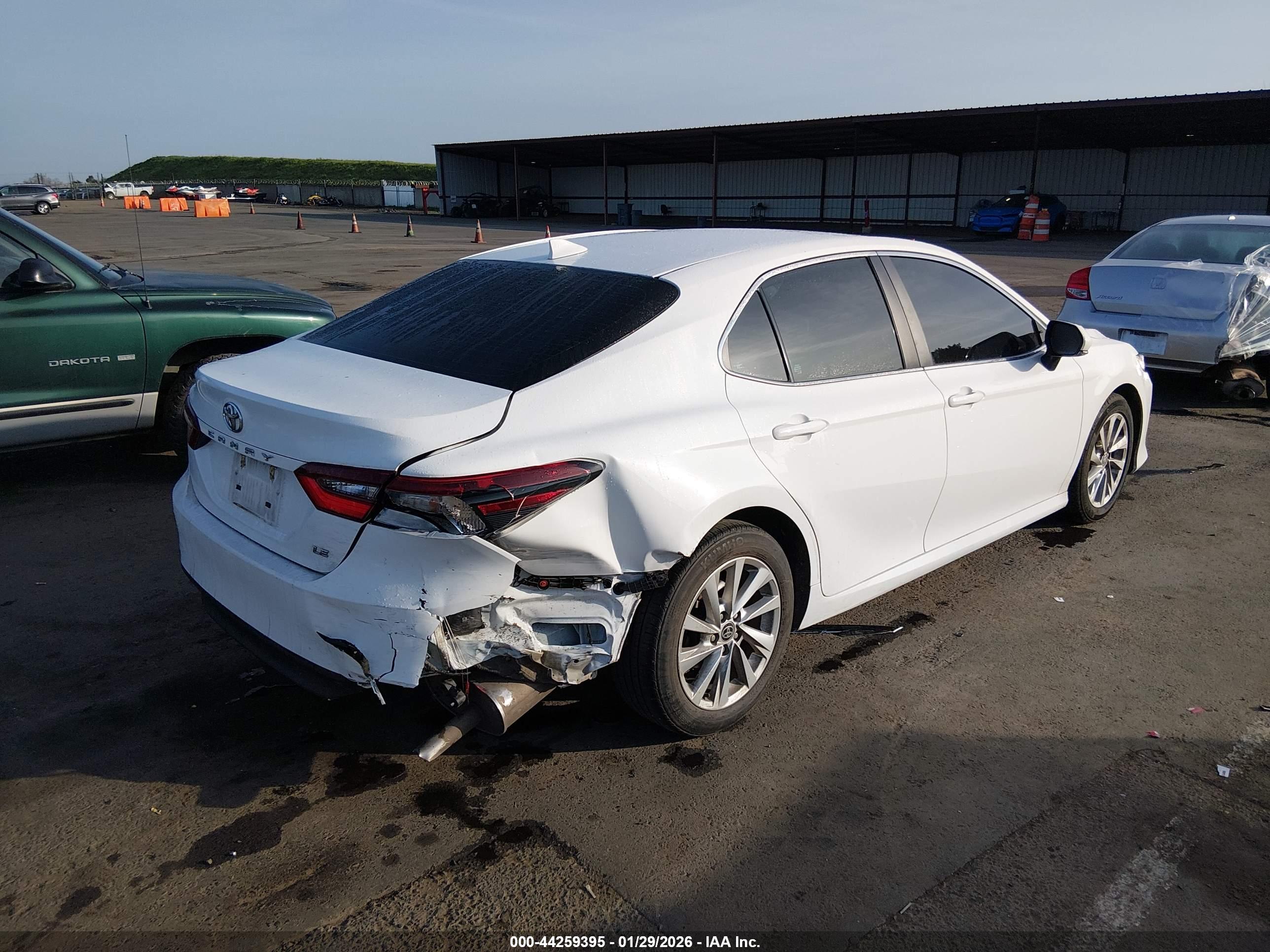 TOYOTA CAMRY image 4