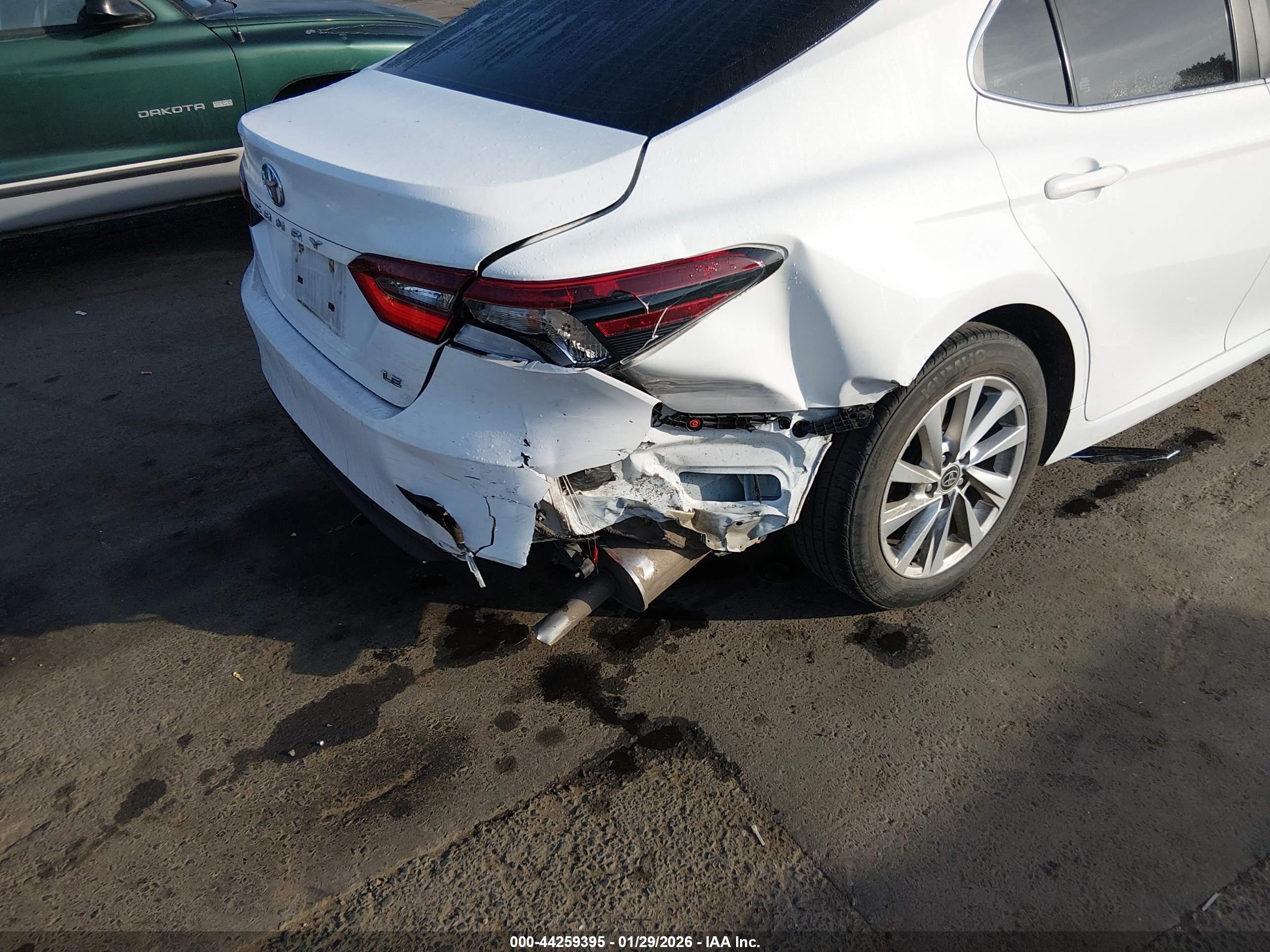 TOYOTA CAMRY image 6