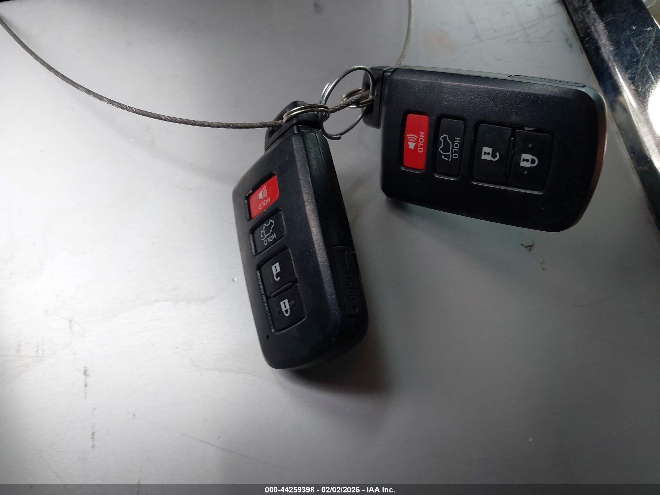 TOYOTA RAV4 image 11
