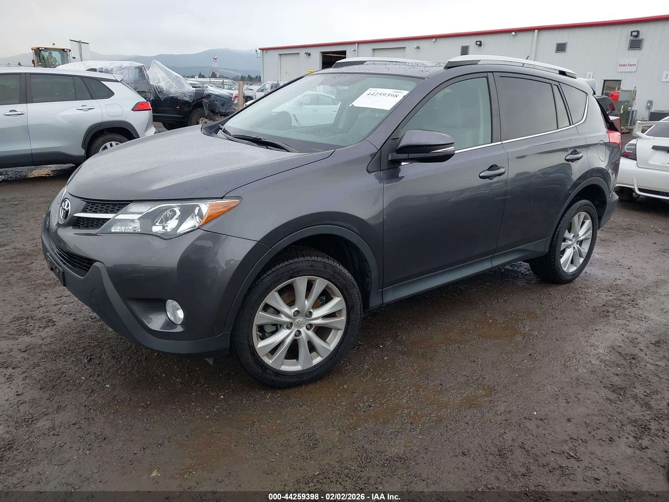 TOYOTA RAV4 image 2