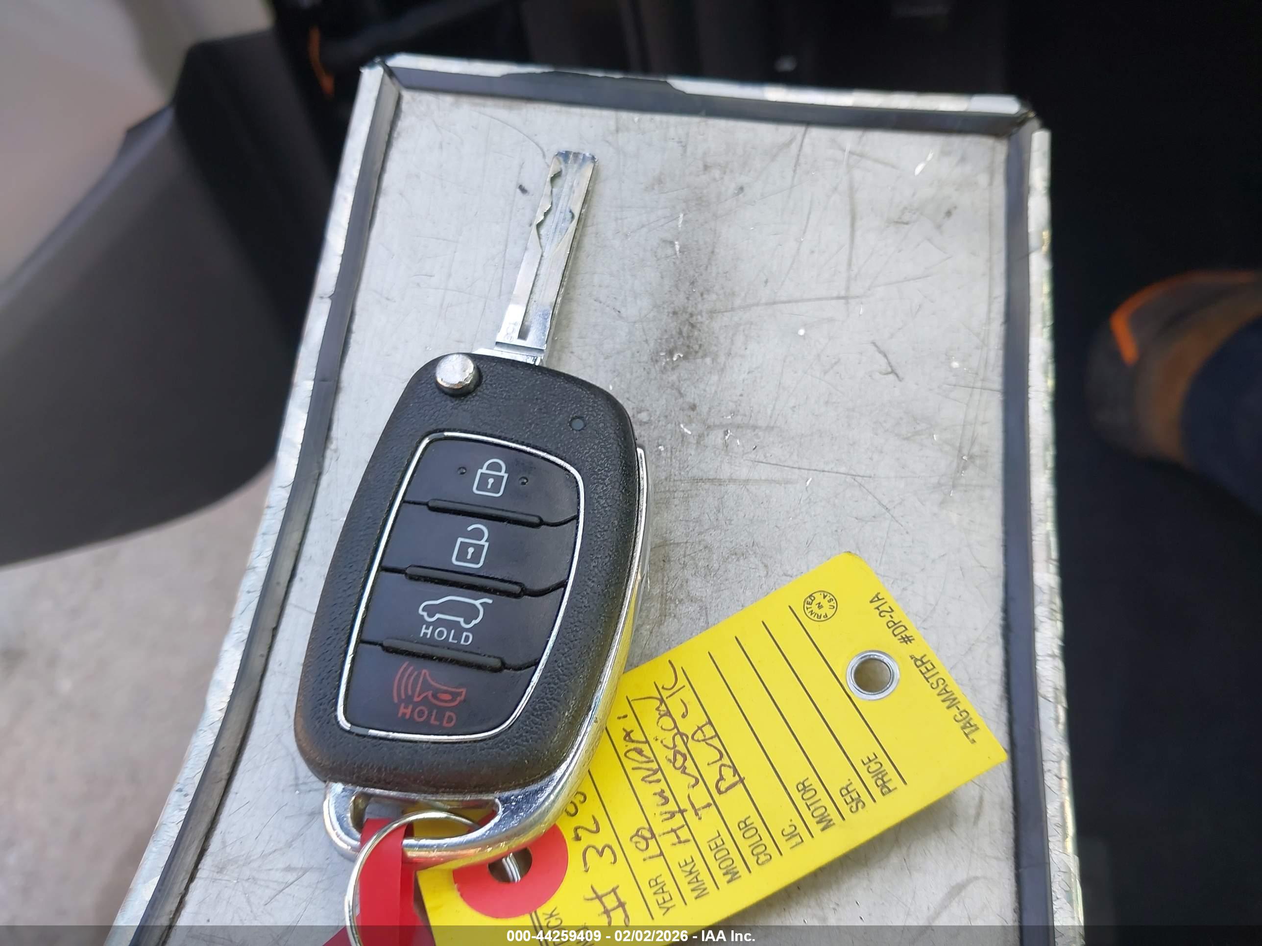 HYUNDAI TUCSON image 11