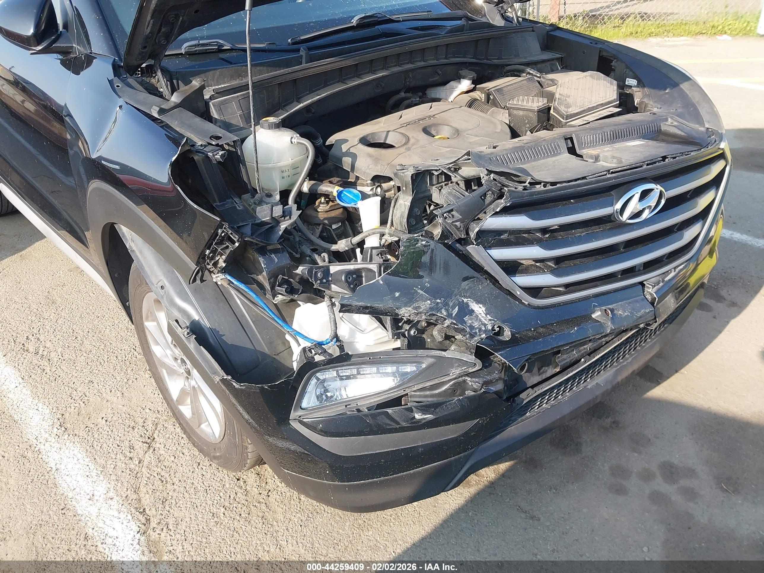 HYUNDAI TUCSON image 6